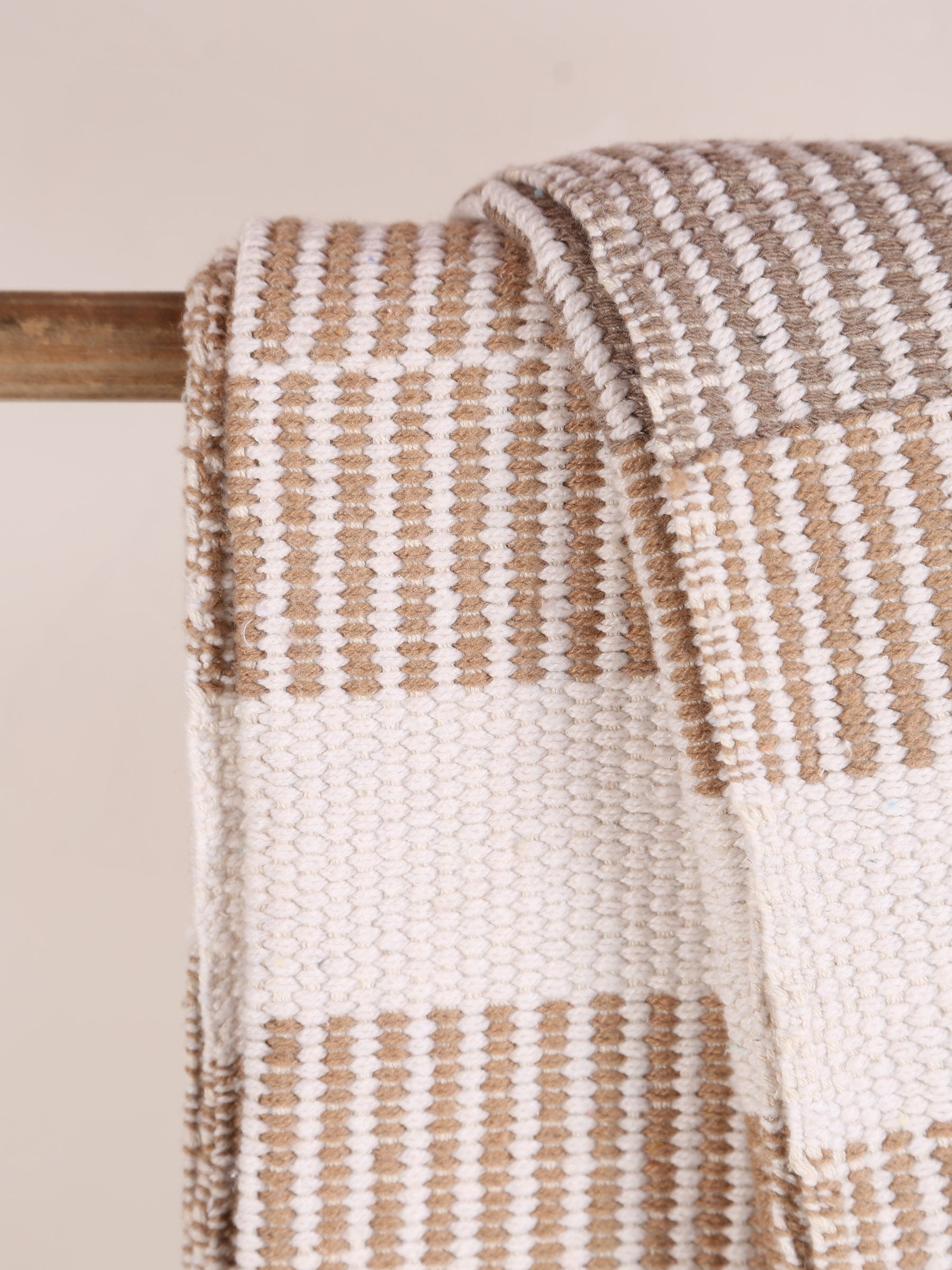 Isnel throw - Recycled Cotton - warm tones
