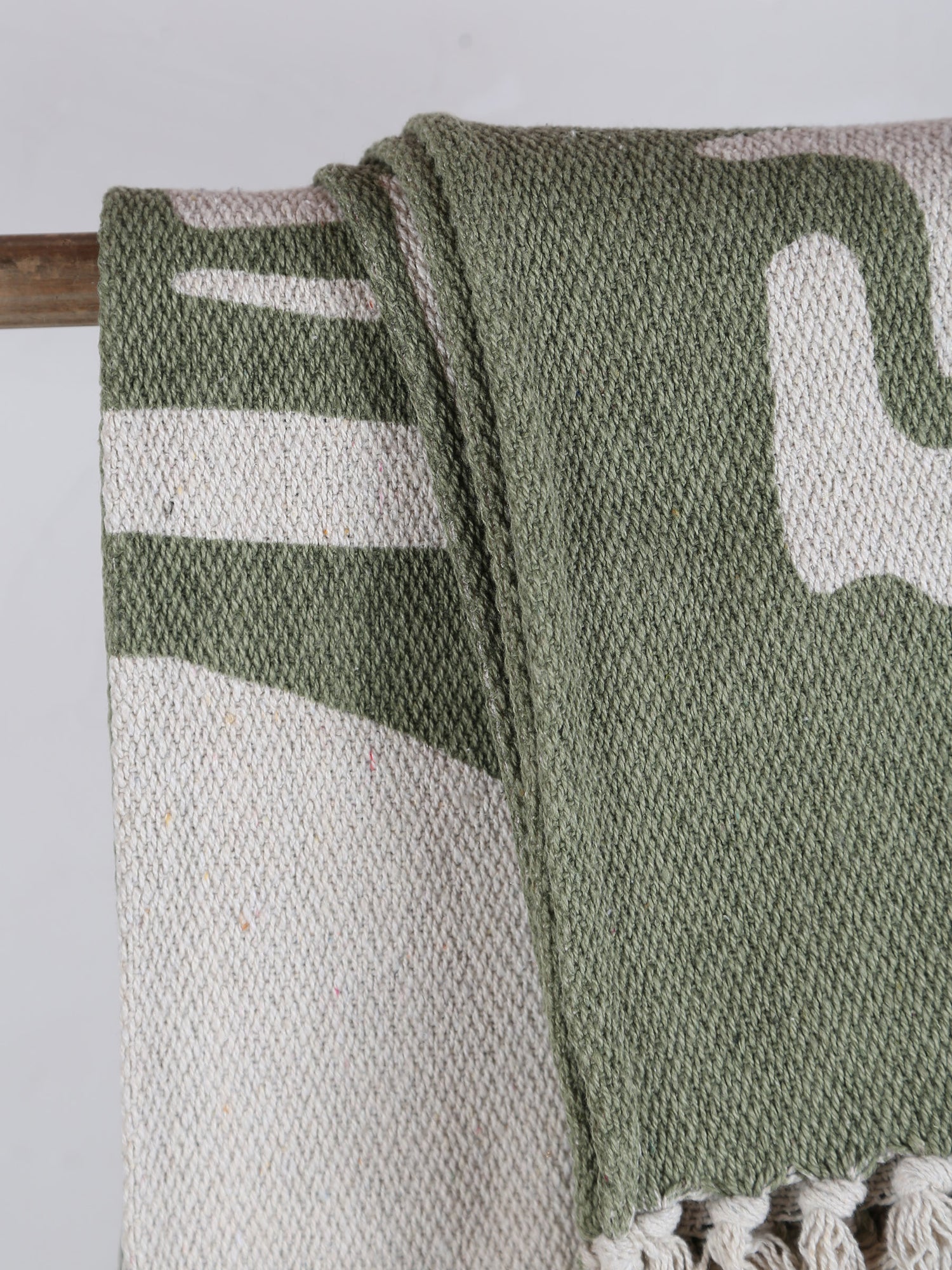 Dalmine Throw - Flowing Print - Recycled Cotton - Warm Green