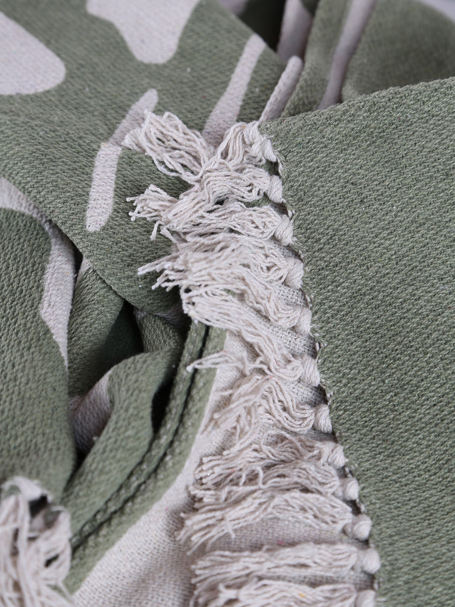 Dalmine Throw - Flowing Print - Recycled Cotton - Warm Green