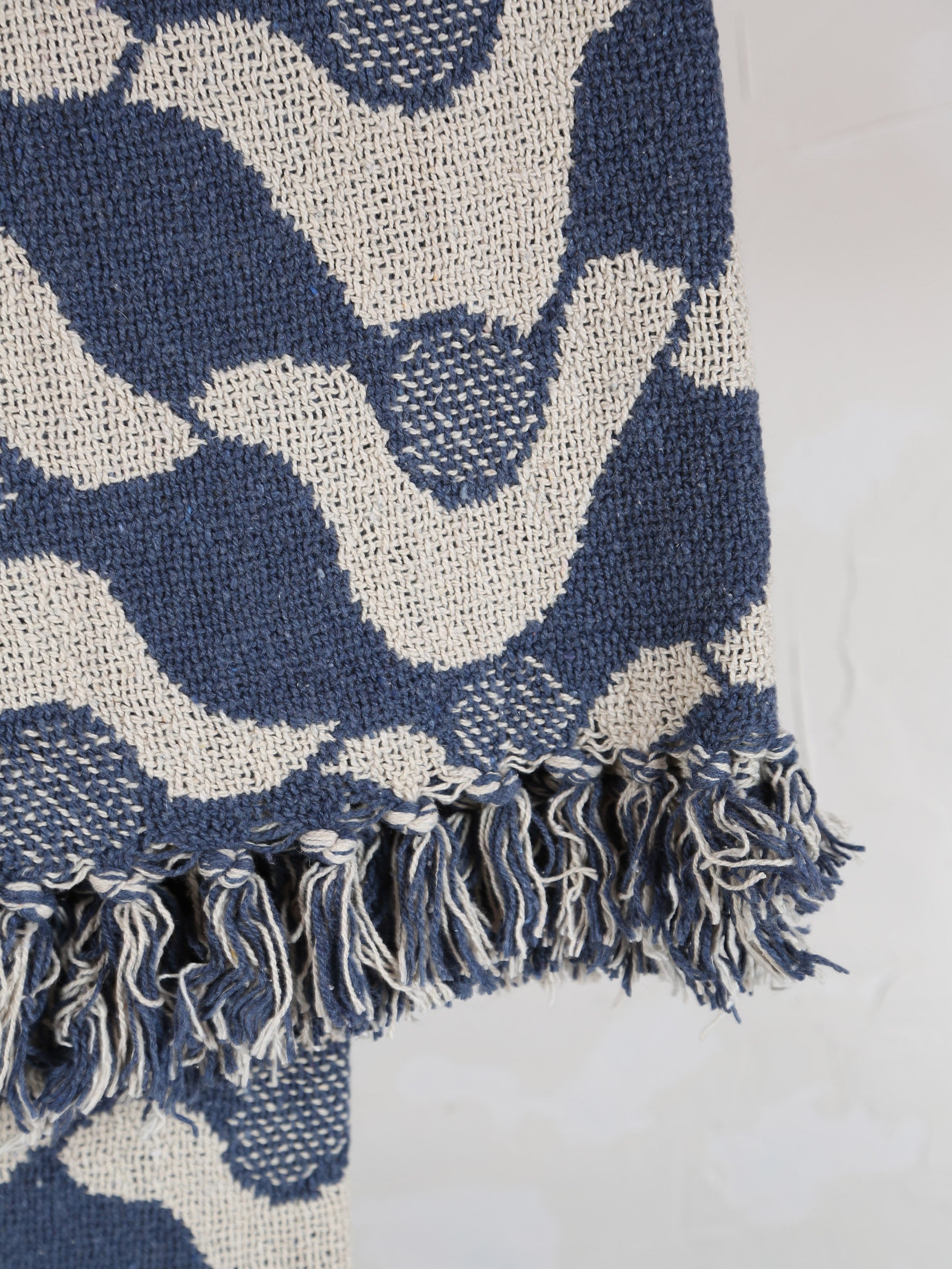 Santena Throw - Flowing Print - Recycled Cotton - Deep Blue, Neutral