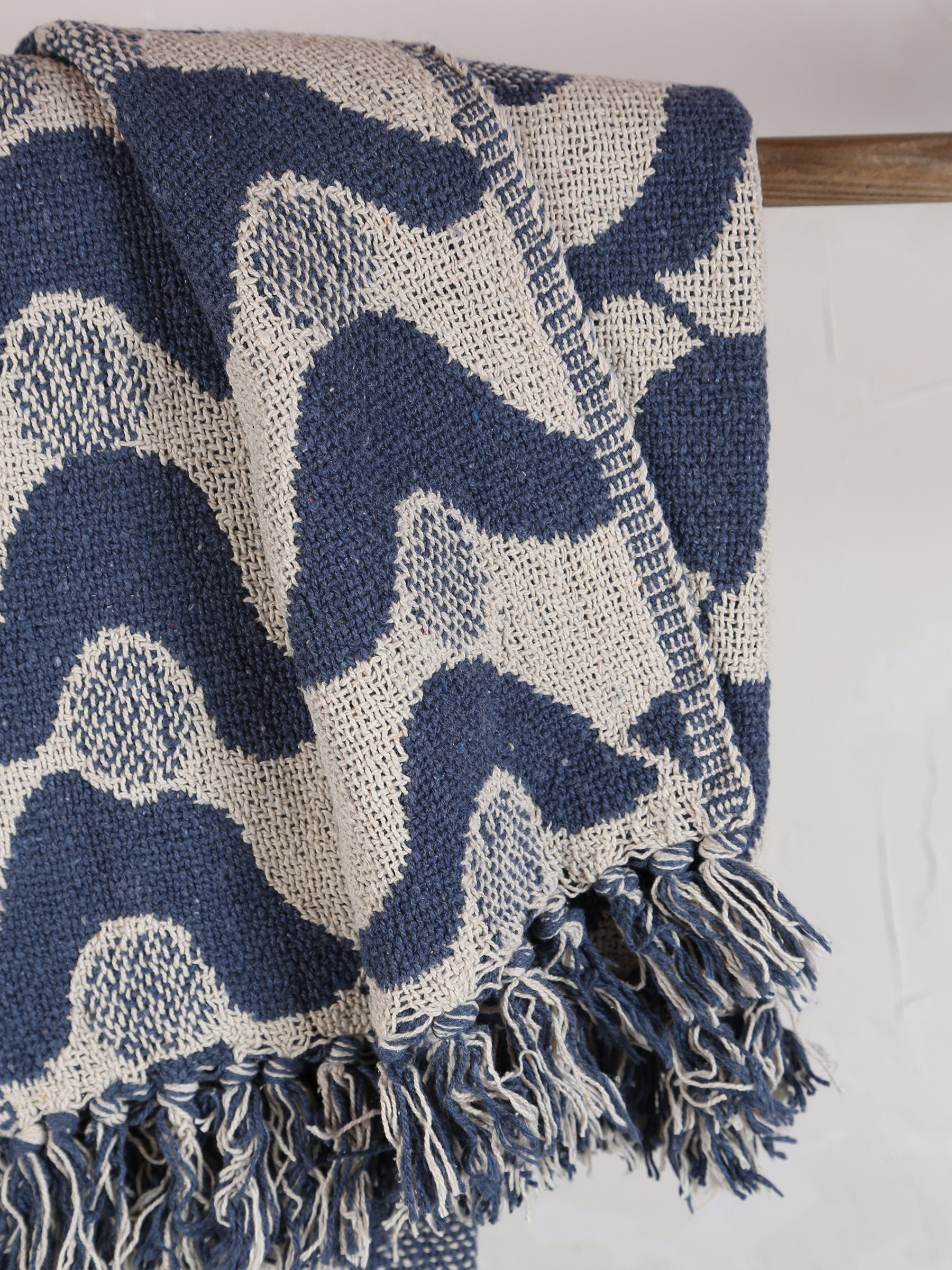 Santena Throw - Flowing Print - Recycled Cotton - Deep Blue, Neutral