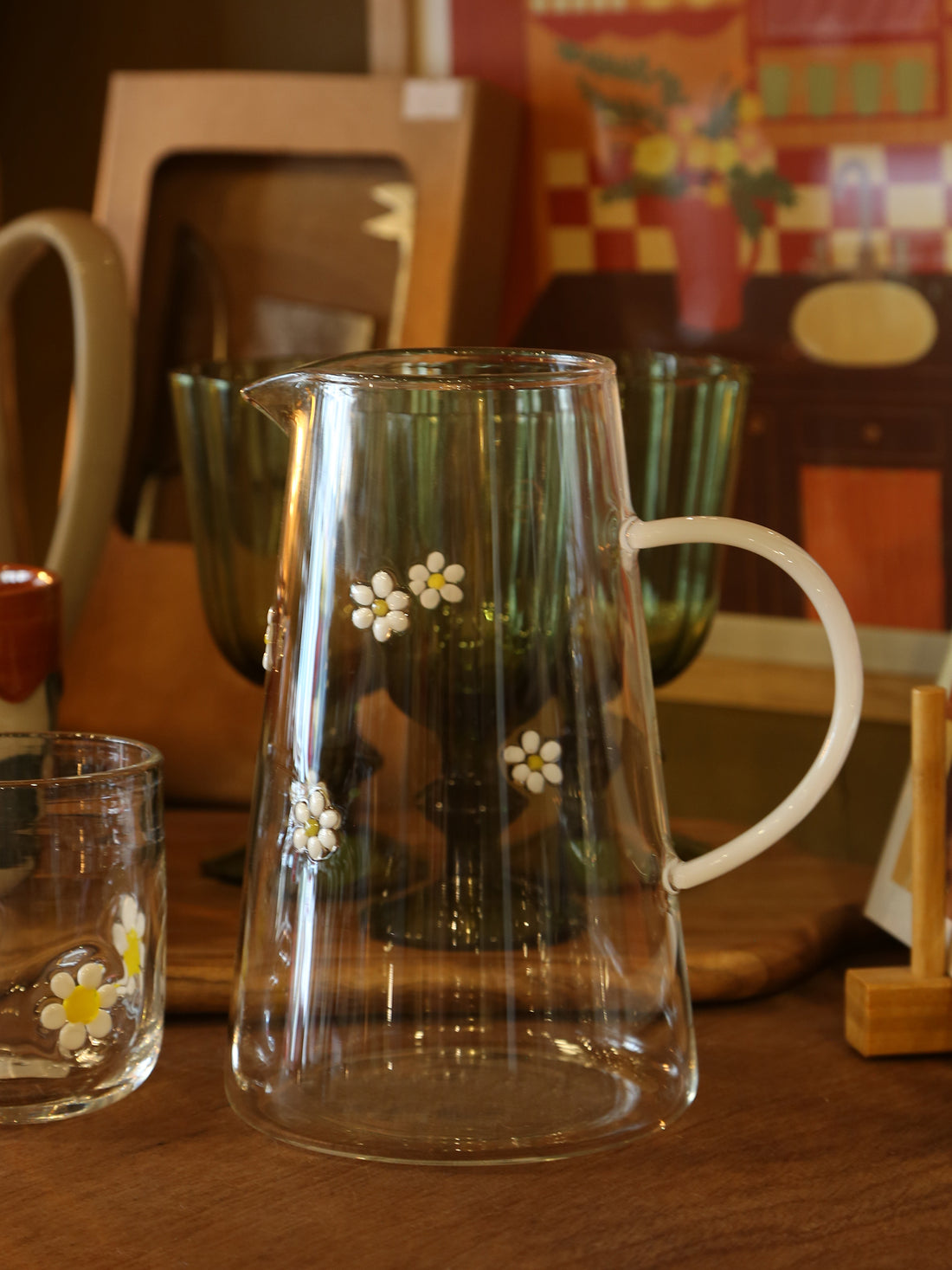 Buzz Jug - Clear Daisy Patterned
