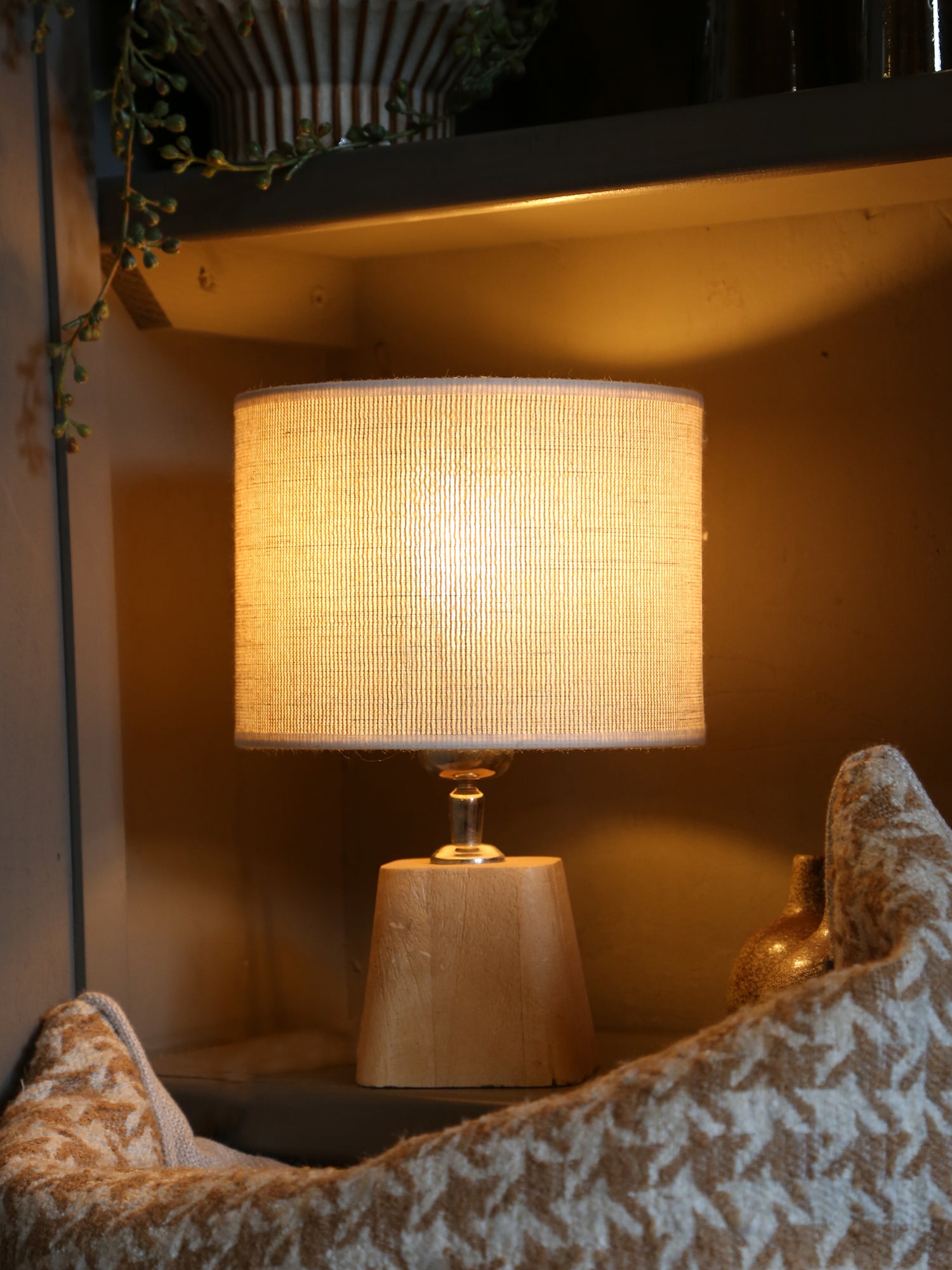 Kardan Natural Wooden Lamp - Linen Shade
