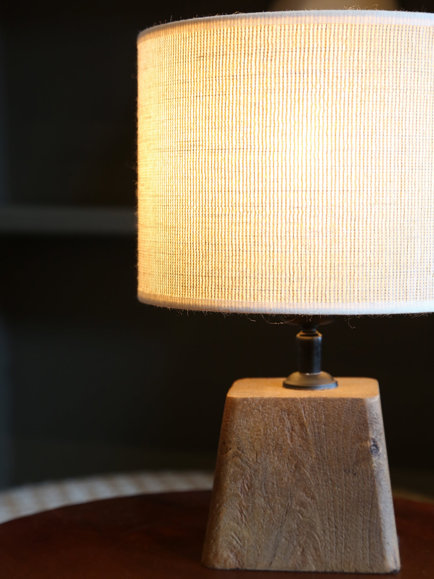 Kardan Dark Wooden Lamp - Linen Shade