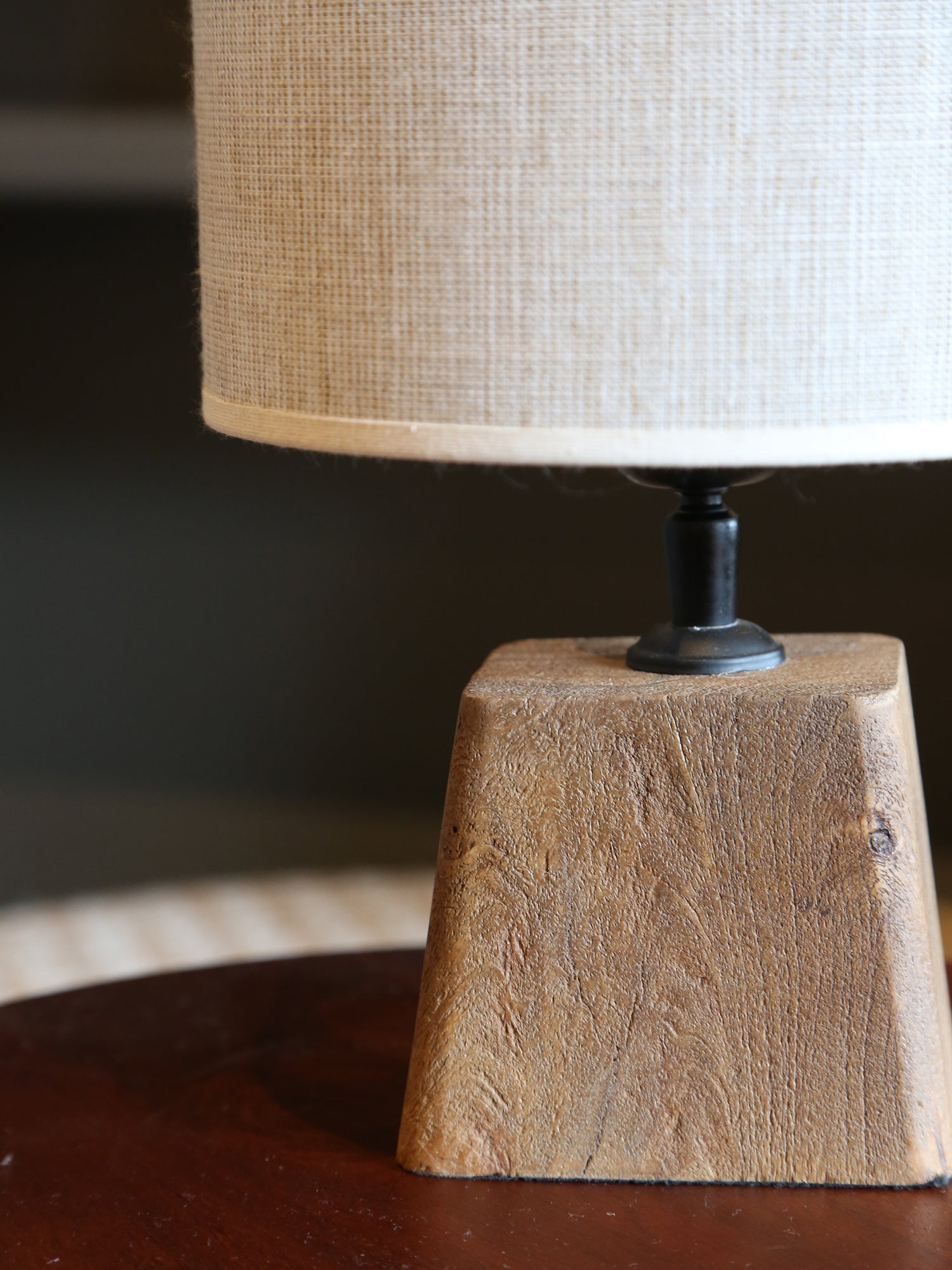 Kardan Dark Wooden Lamp - Linen Shade