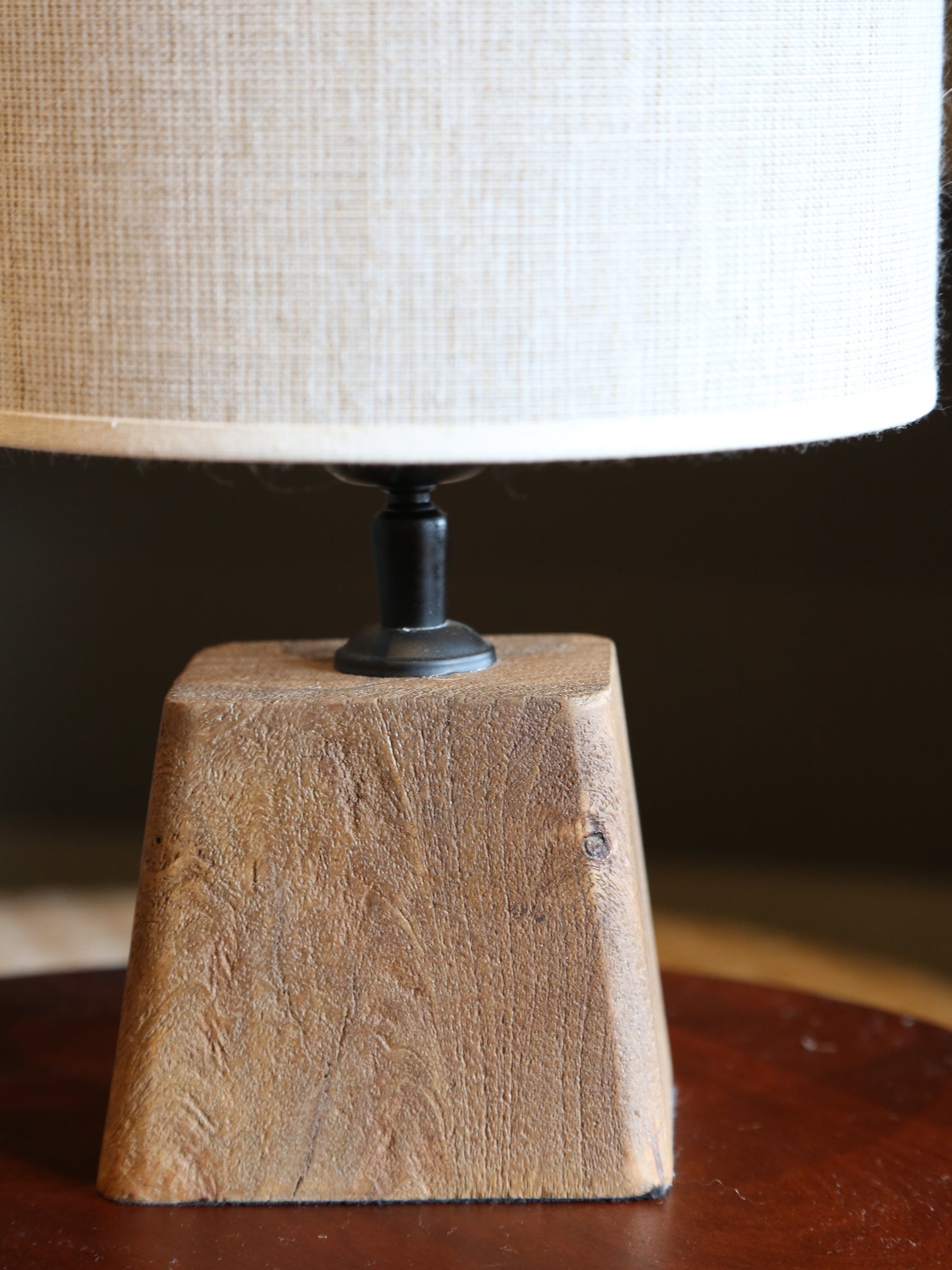 Kardan Dark Wooden Lamp - Linen Shade