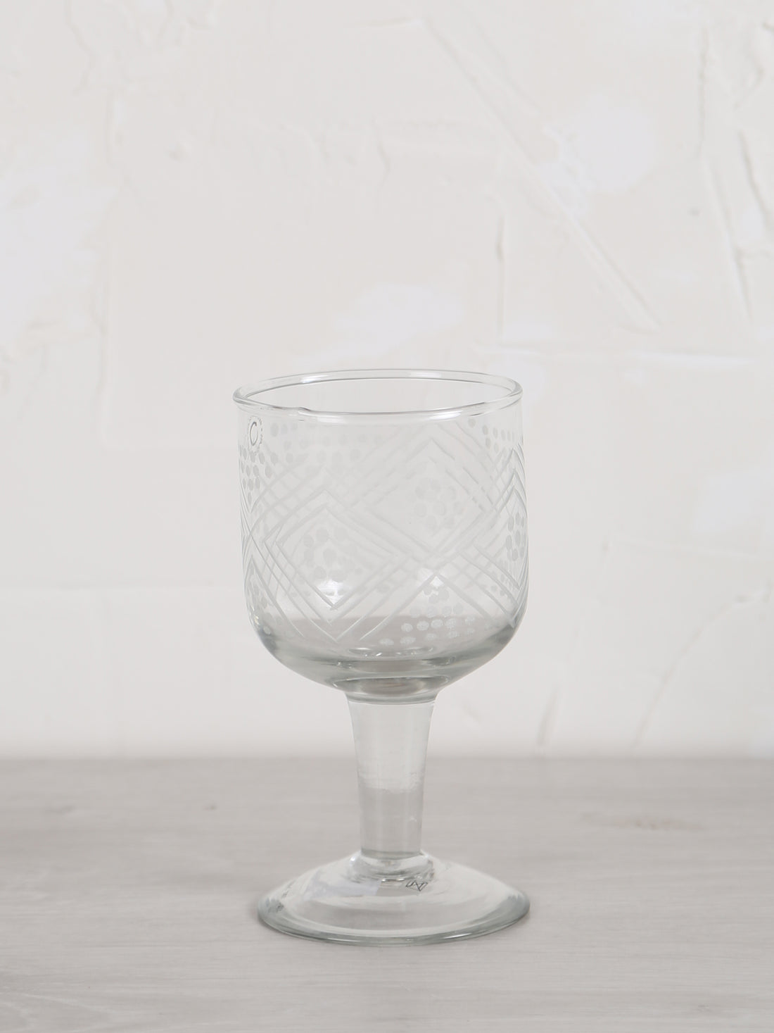 Kiyomi Engraved Wine Glass