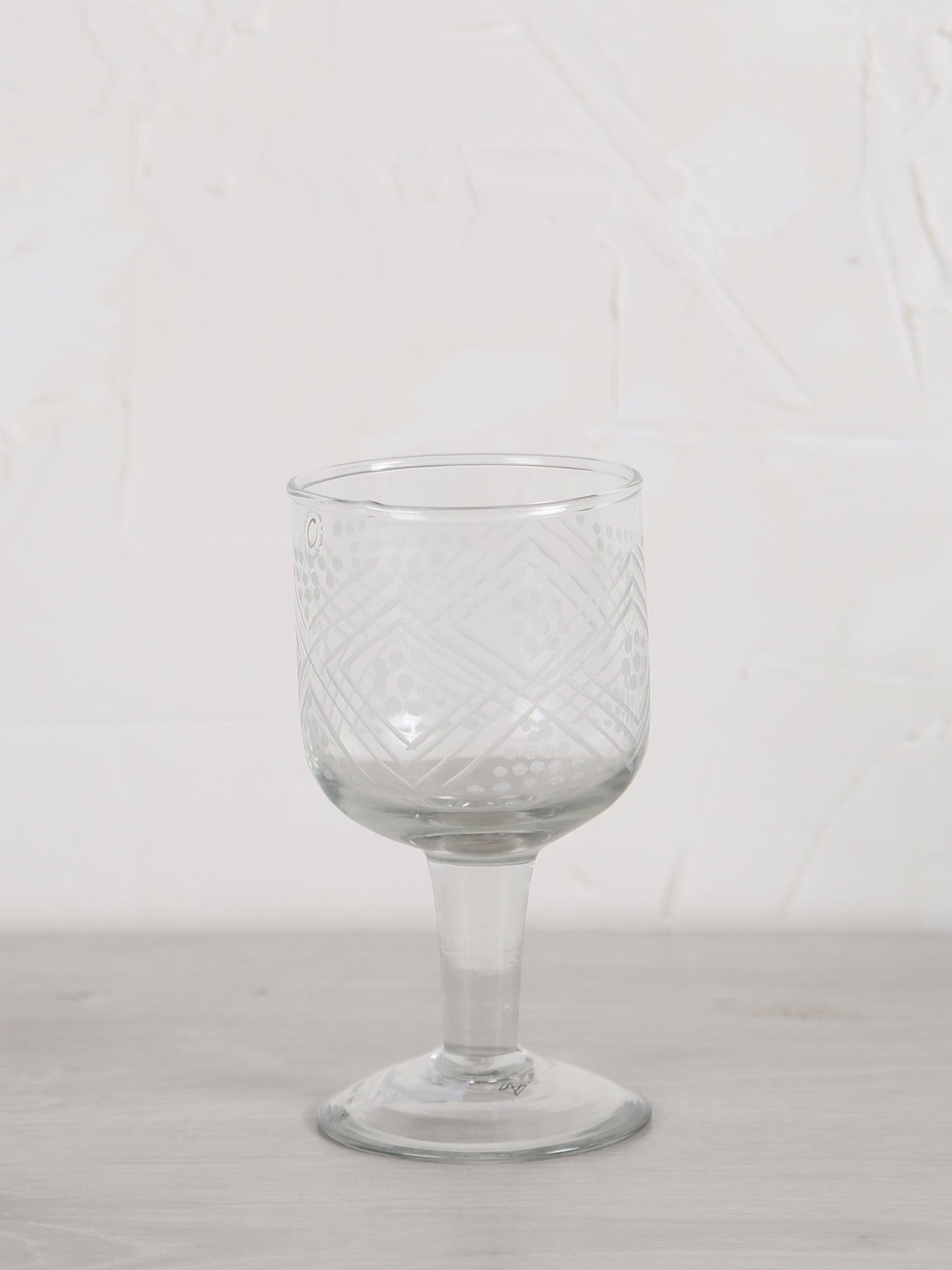 Kiyomi Engraved Wine Glass