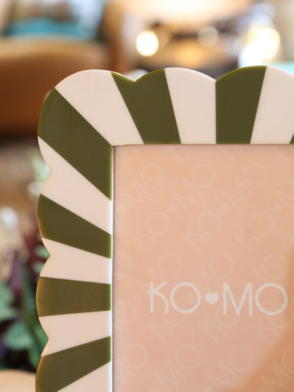 Green &amp; White Scallop Photo Frame - 5x7 Inch