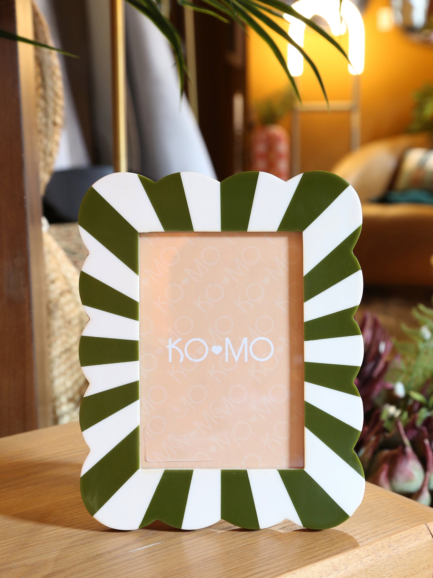 Green &amp; White Scallop Photo Frame - 5x7 Inch