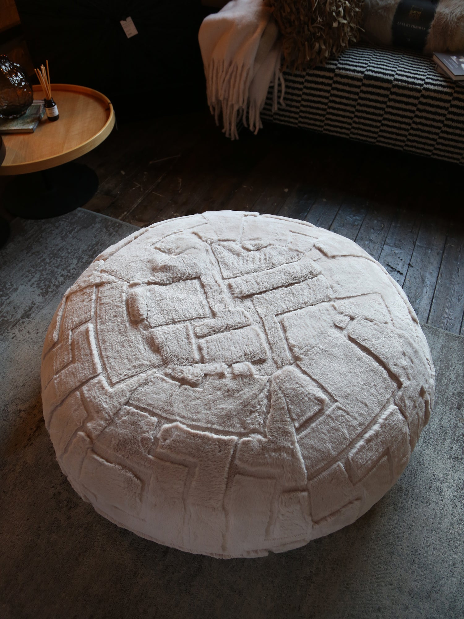 Tovi Geometric Textured Pod - 2 Sizes Available