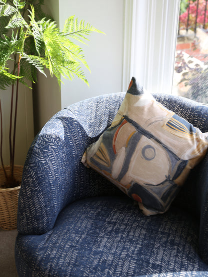 Midnight Curve - Round Upholstered Chair