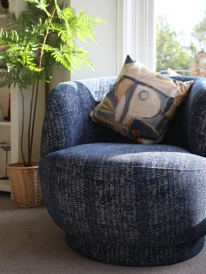 Midnight Curve - Round Upholstered Chair