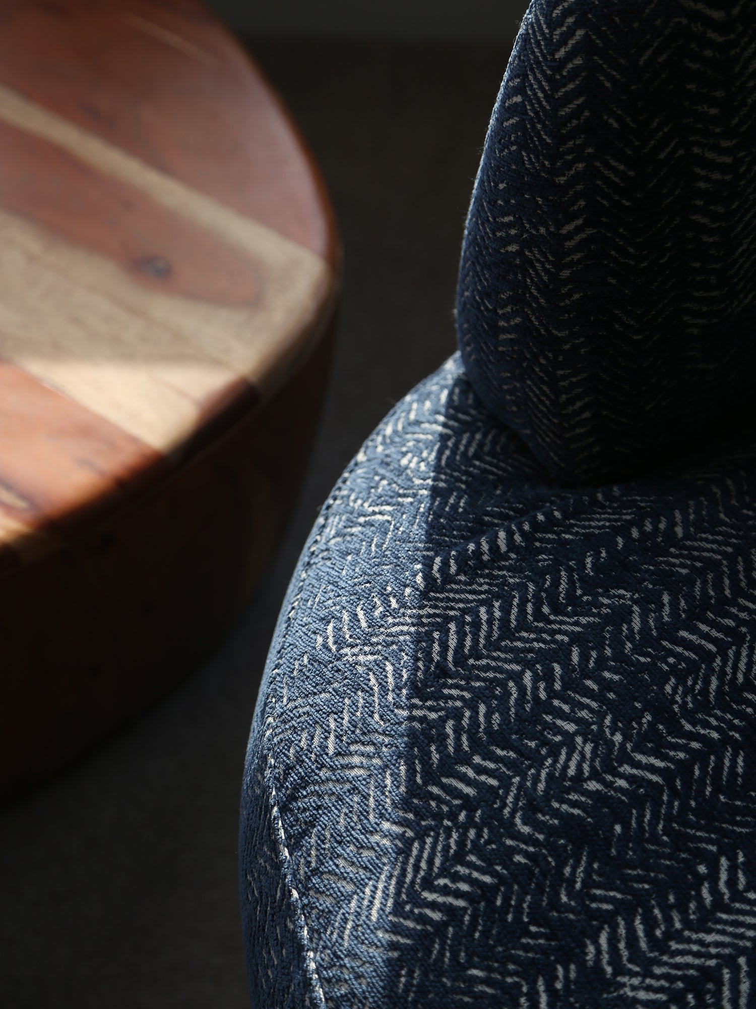 Midnight Curve - Round Upholstered Chair