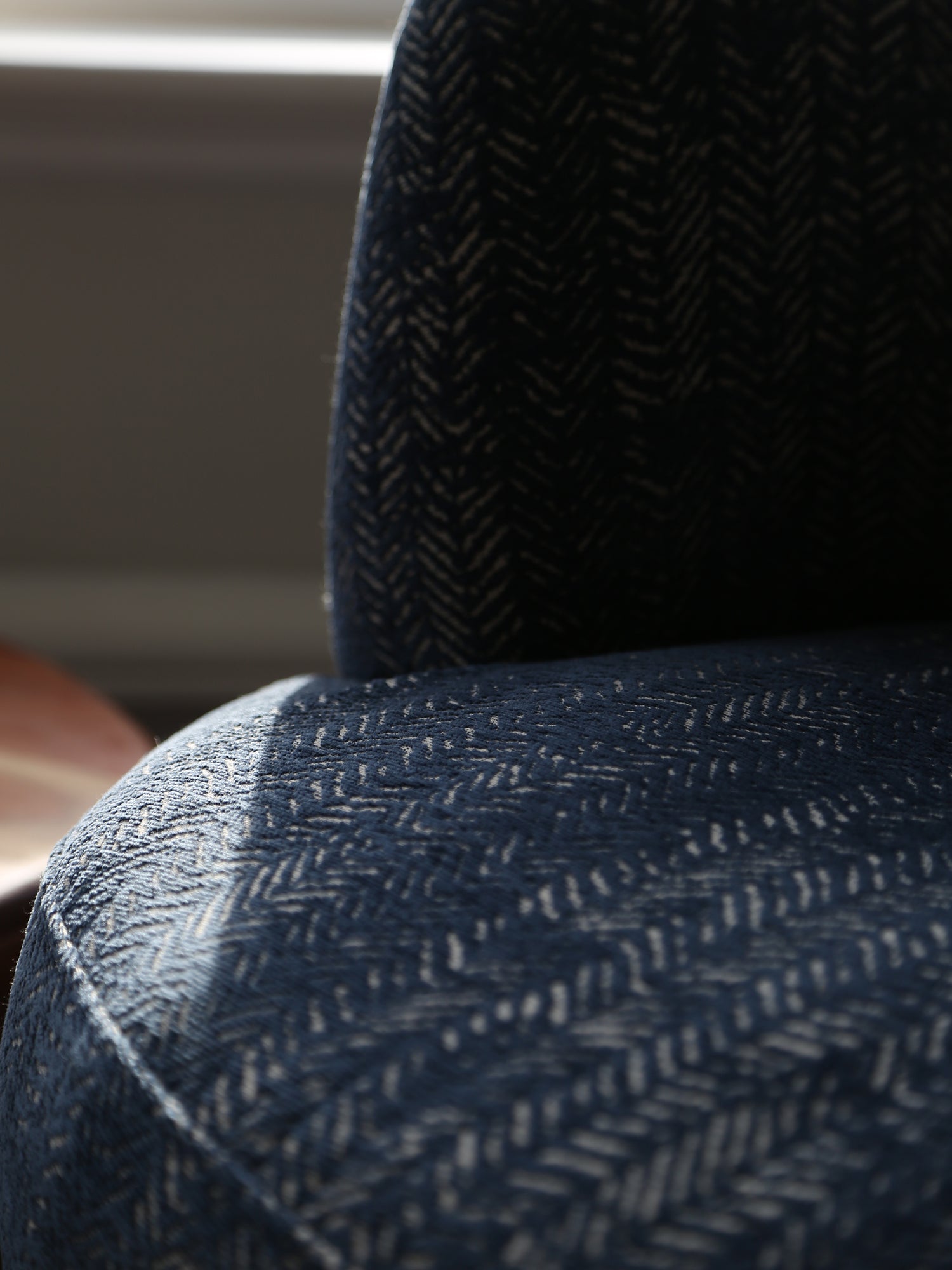 Midnight Curve - Round Upholstered Chair