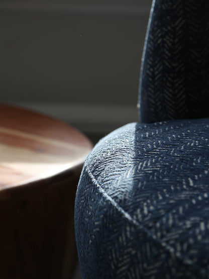 Midnight Curve - Round Upholstered Chair