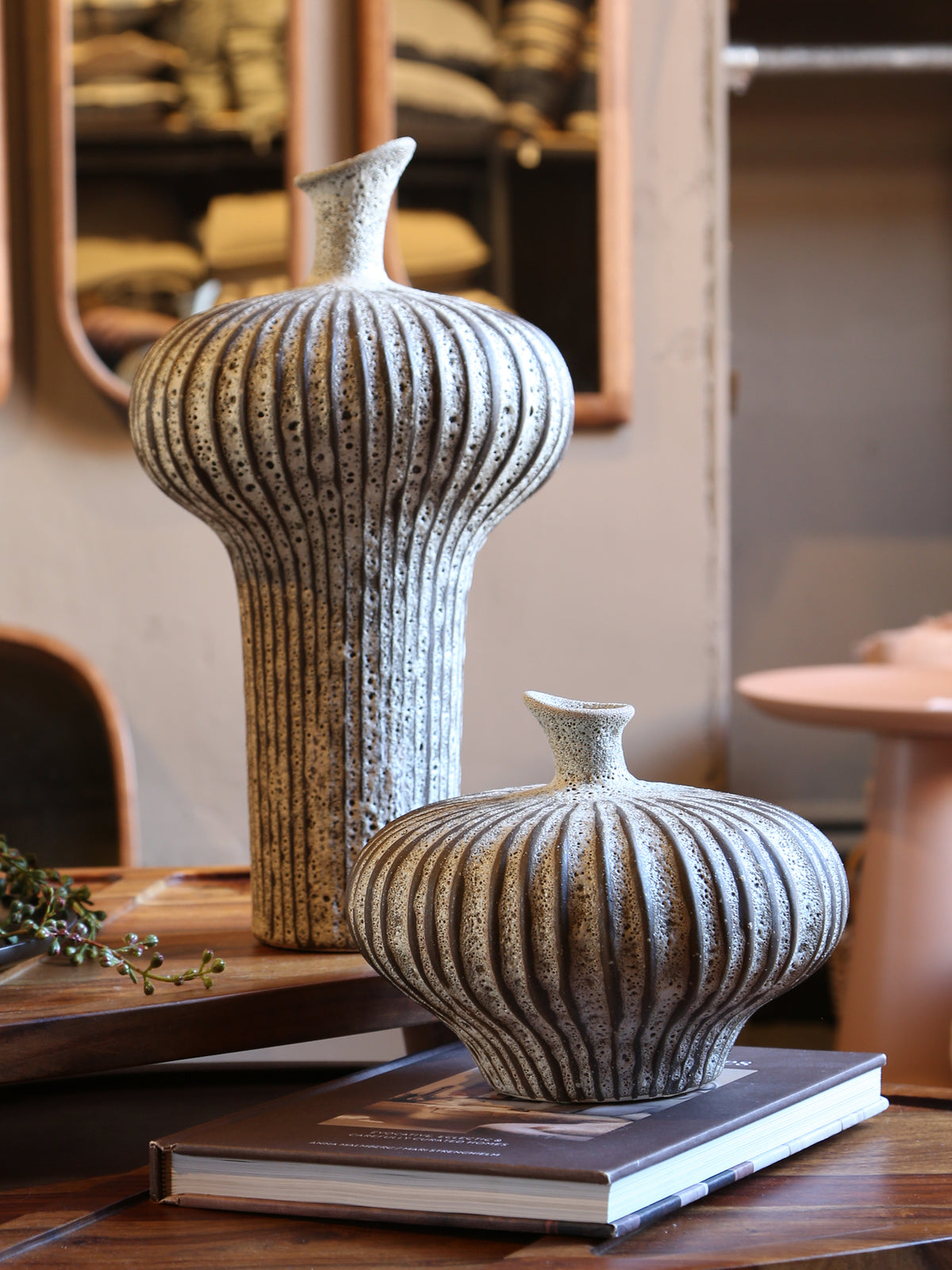 Nevano Ceramic Matte Vase - Dark Brown - 23x22,5x18 cm
