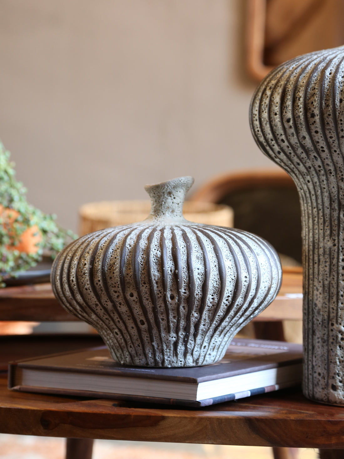 Nevano Ceramic Matte Vase - Dark Brown - 23x22,5x18 cm