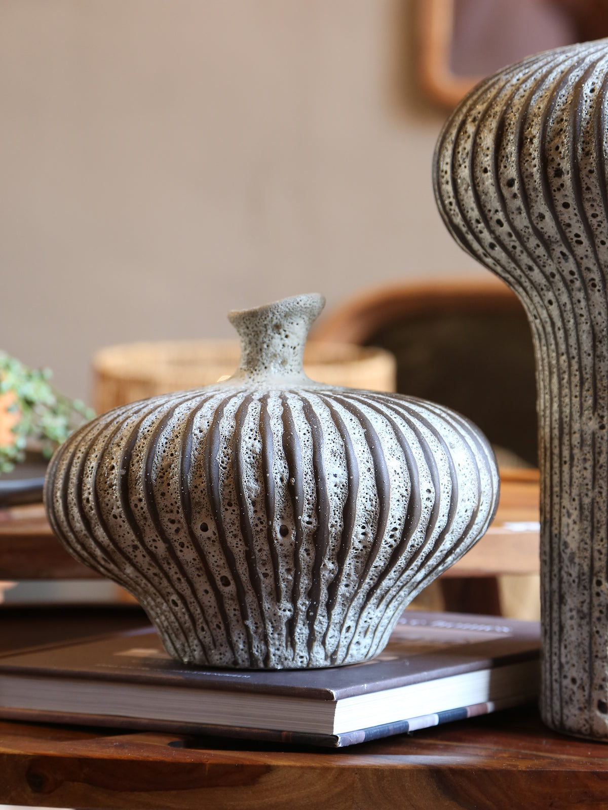 Nevano Ceramic Matte Vase - Dark Brown - 23x22,5x18 cm