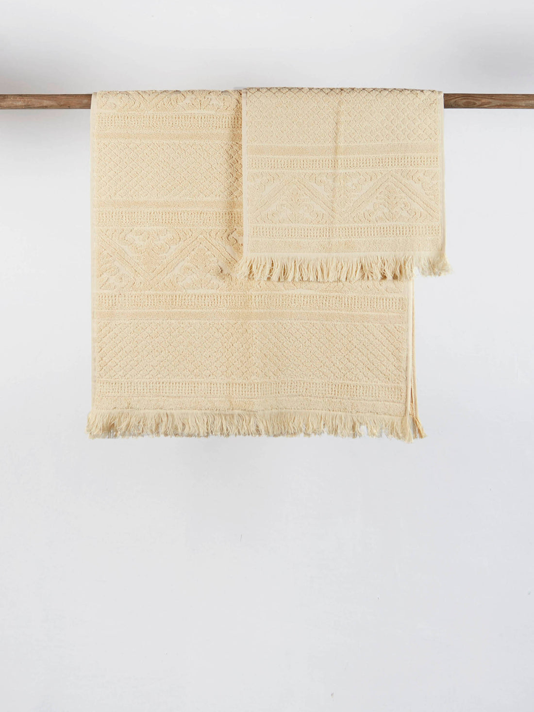 Embossed Jacquard Towel in Vanille - 4 Sizes Available