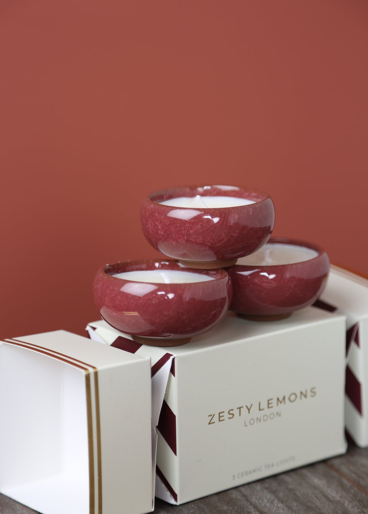 Under the Tree: Burgundy Tea Light Cracker - Set of 3
