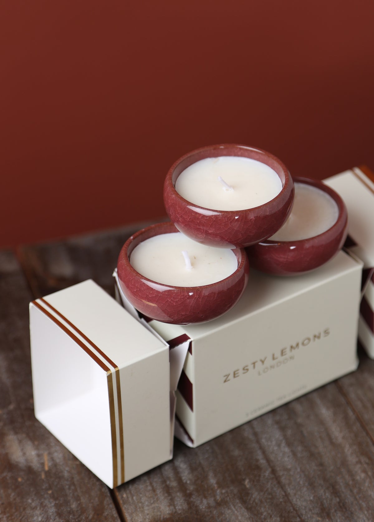 Under the Tree: Burgundy Tea Light Cracker - Set of 3