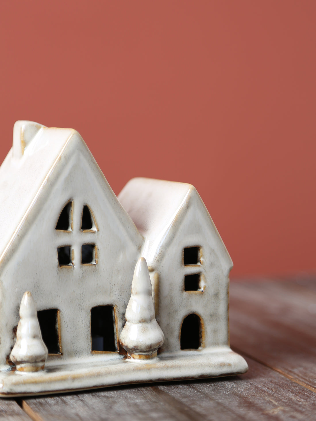 Ceramic Glowing Pine Home