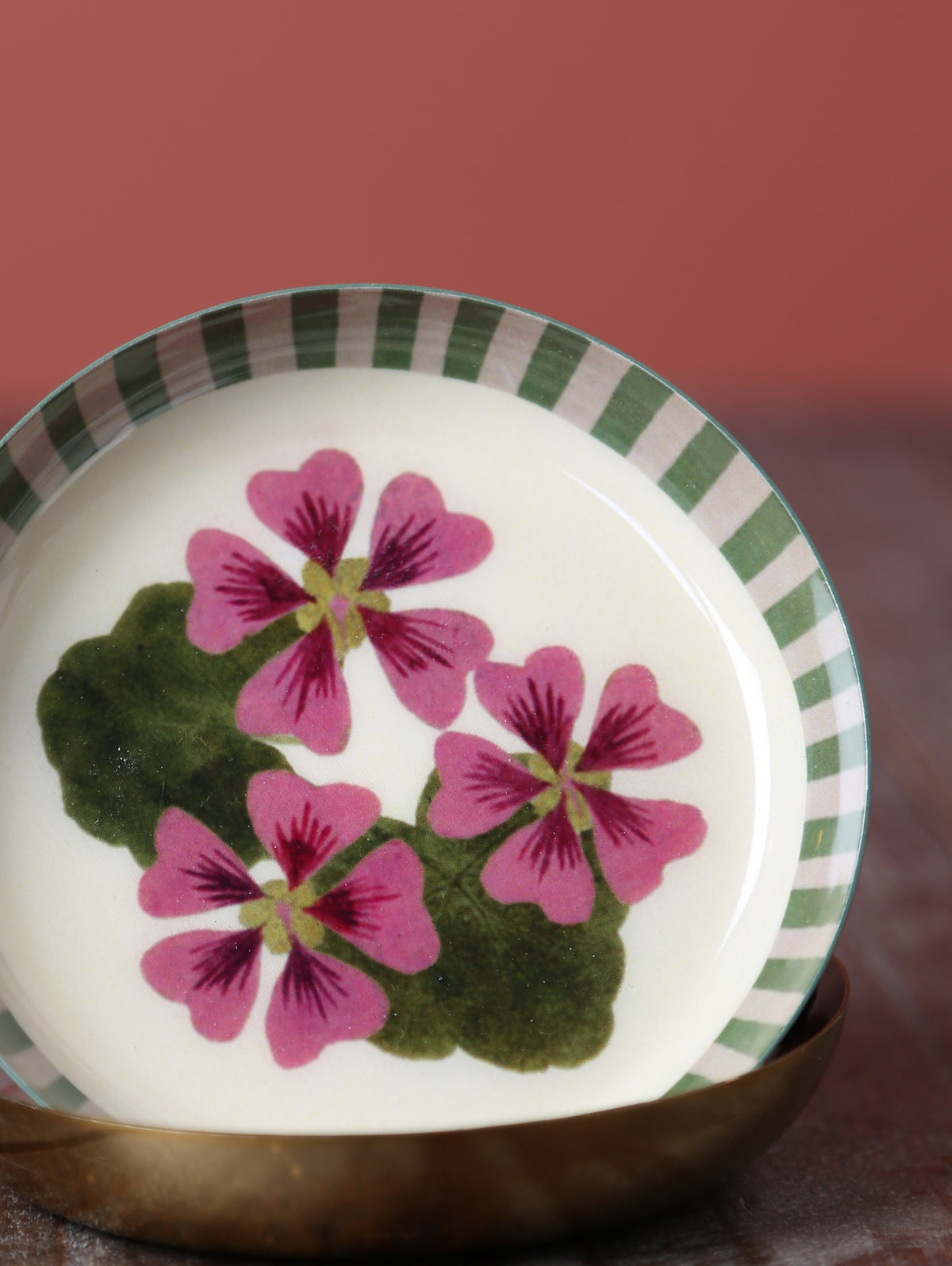 Round Enamel Tray - Geranium