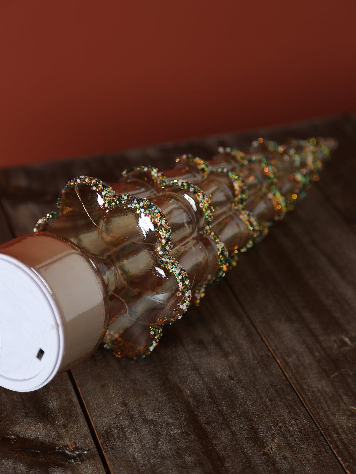 Amber Sequin, Glass rotating tree