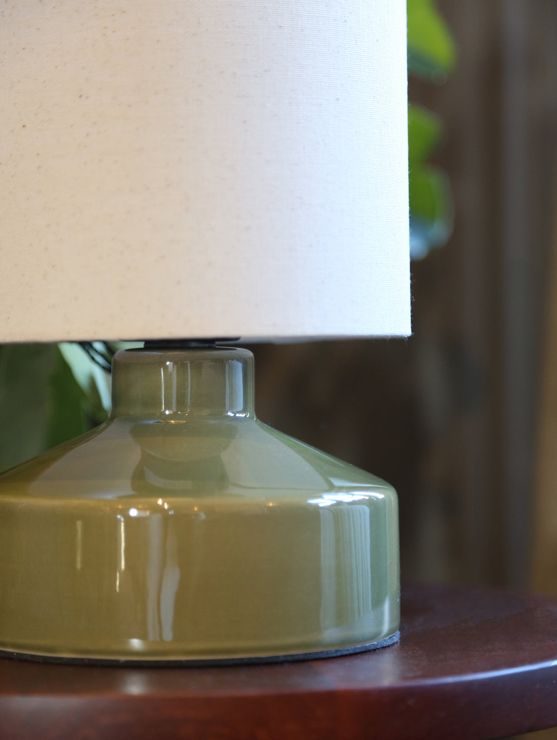 Nina Linen Table Lamp - Green