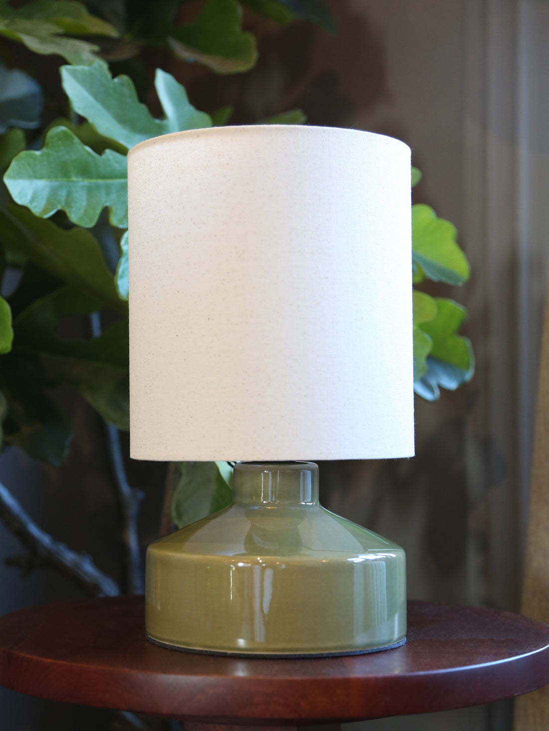 Nina Linen Table Lamp - Green