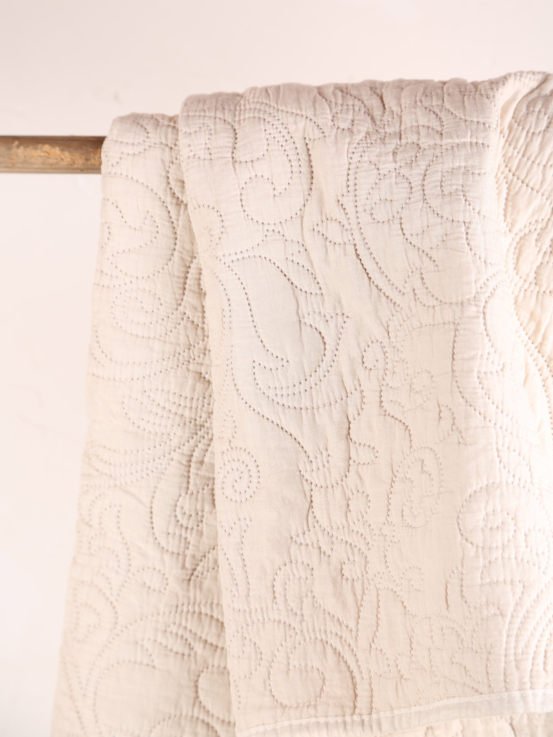 Isabelle Quilted Throw - Linen