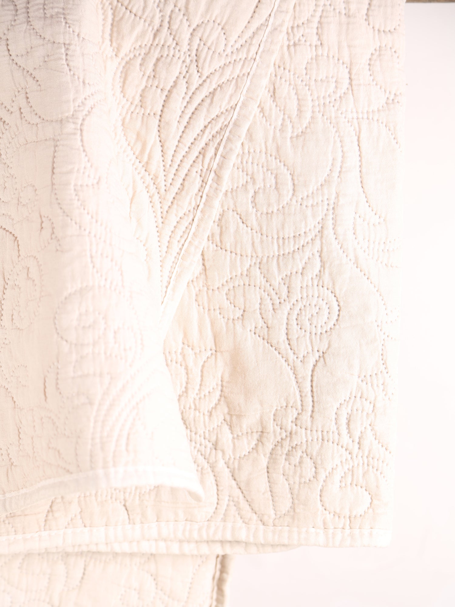 Isabelle Quilted Throw - Linen