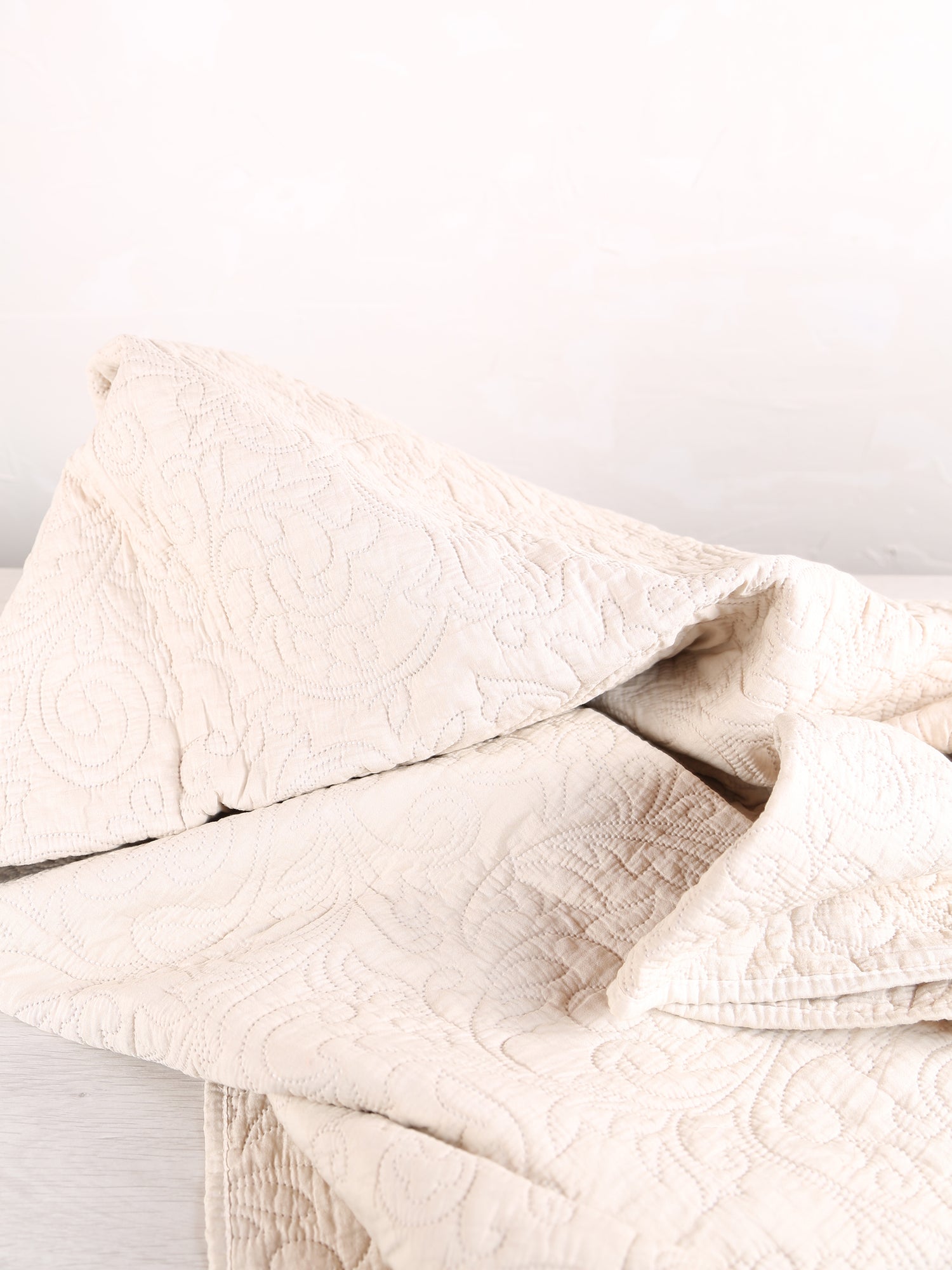 Isabelle Quilted Throw - Linen