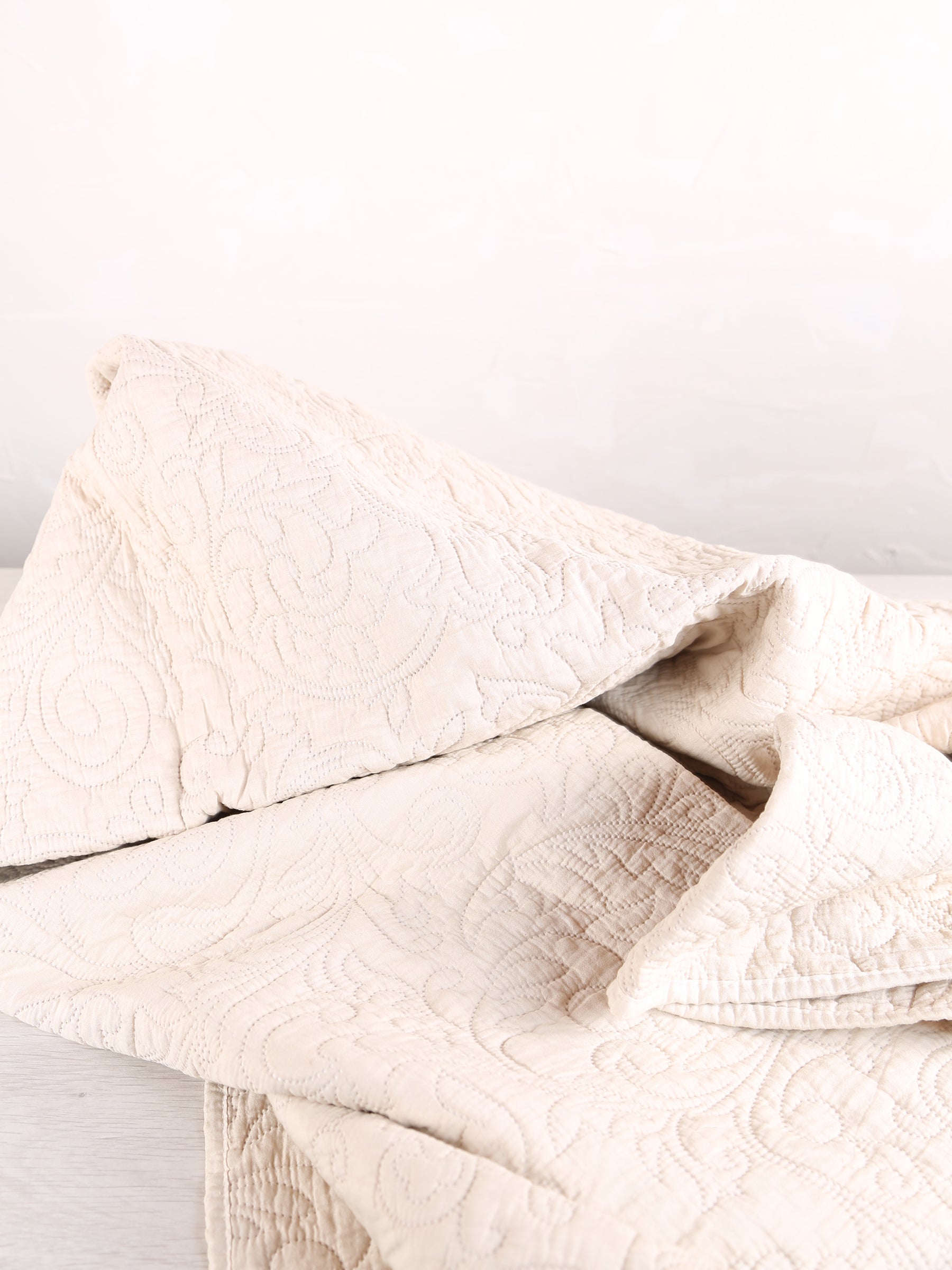 Isabelle Quilted Throw - Linen
