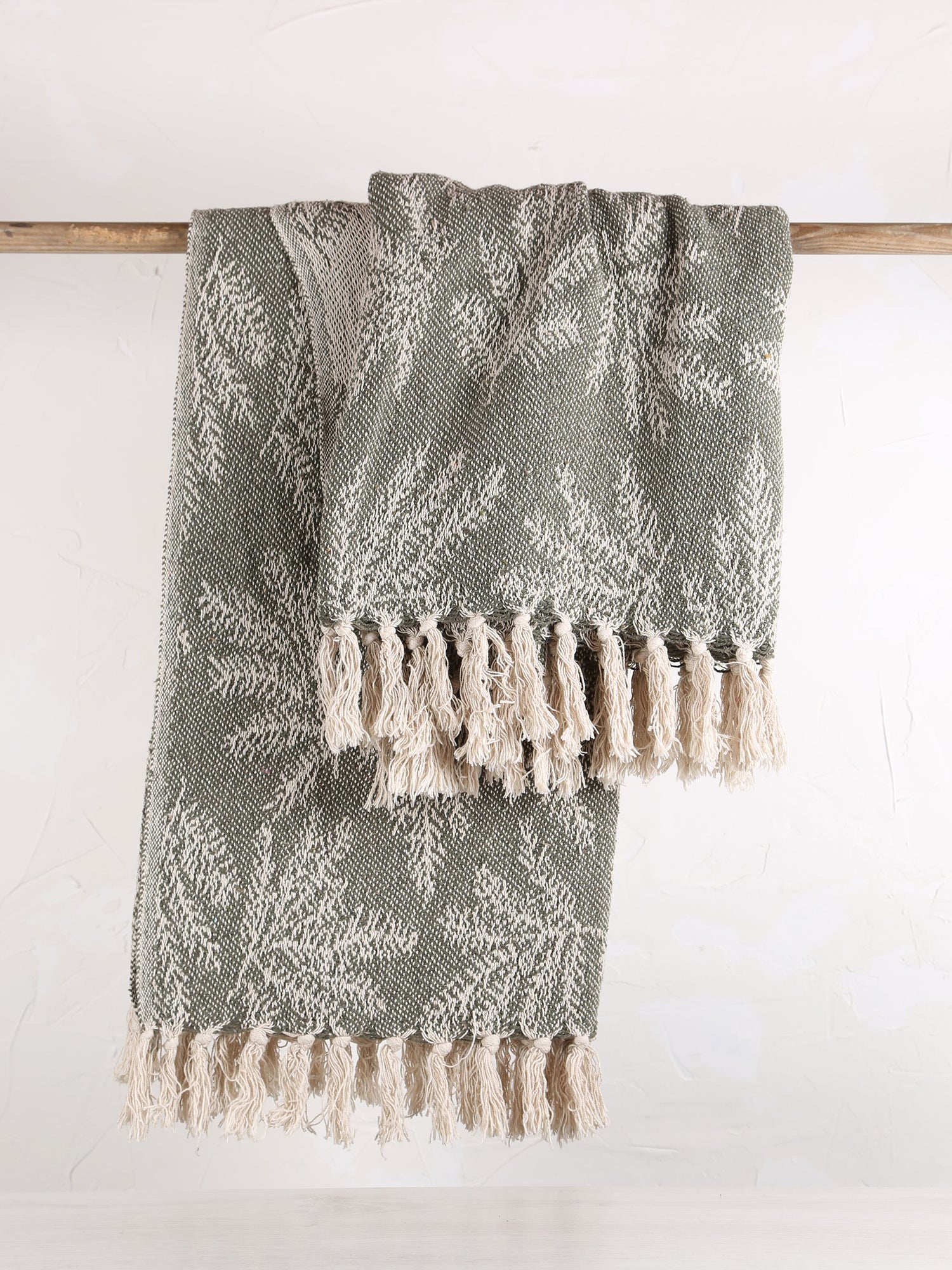 Gabriela Recycled Cotton Throw - Leaf Green AUGUST