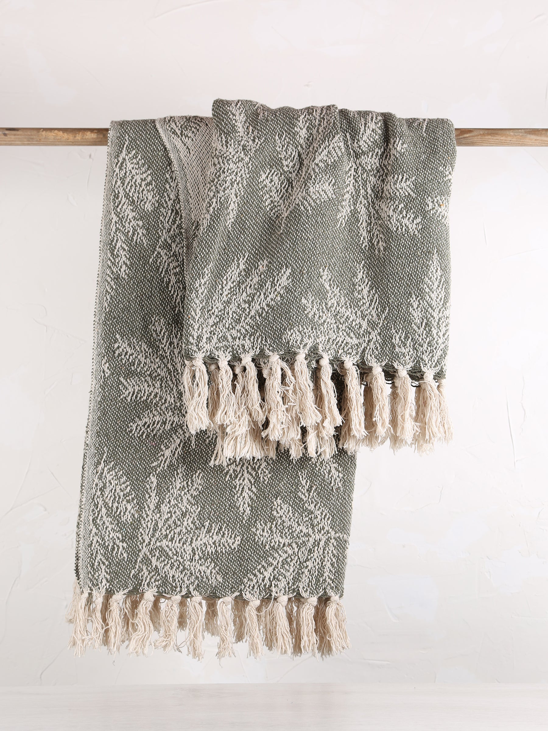 Gabriela Recycled Cotton Throw - Leaf Green AUGUST
