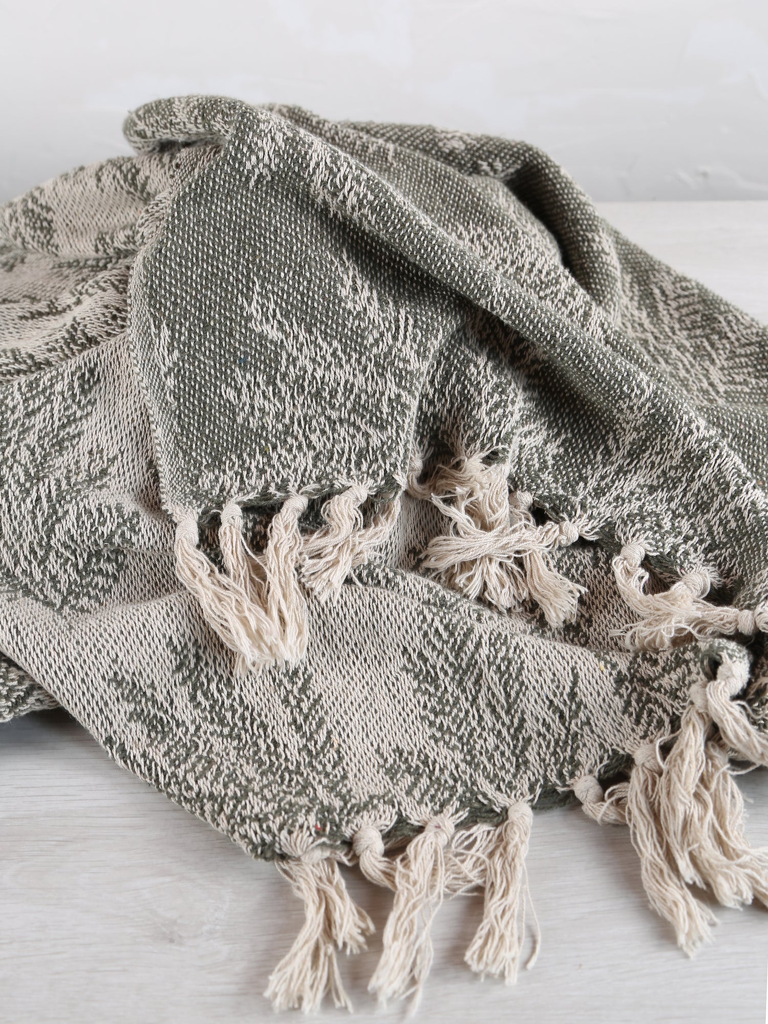 Gabriela Recycled Cotton Throw - Leaf Green AUGUST