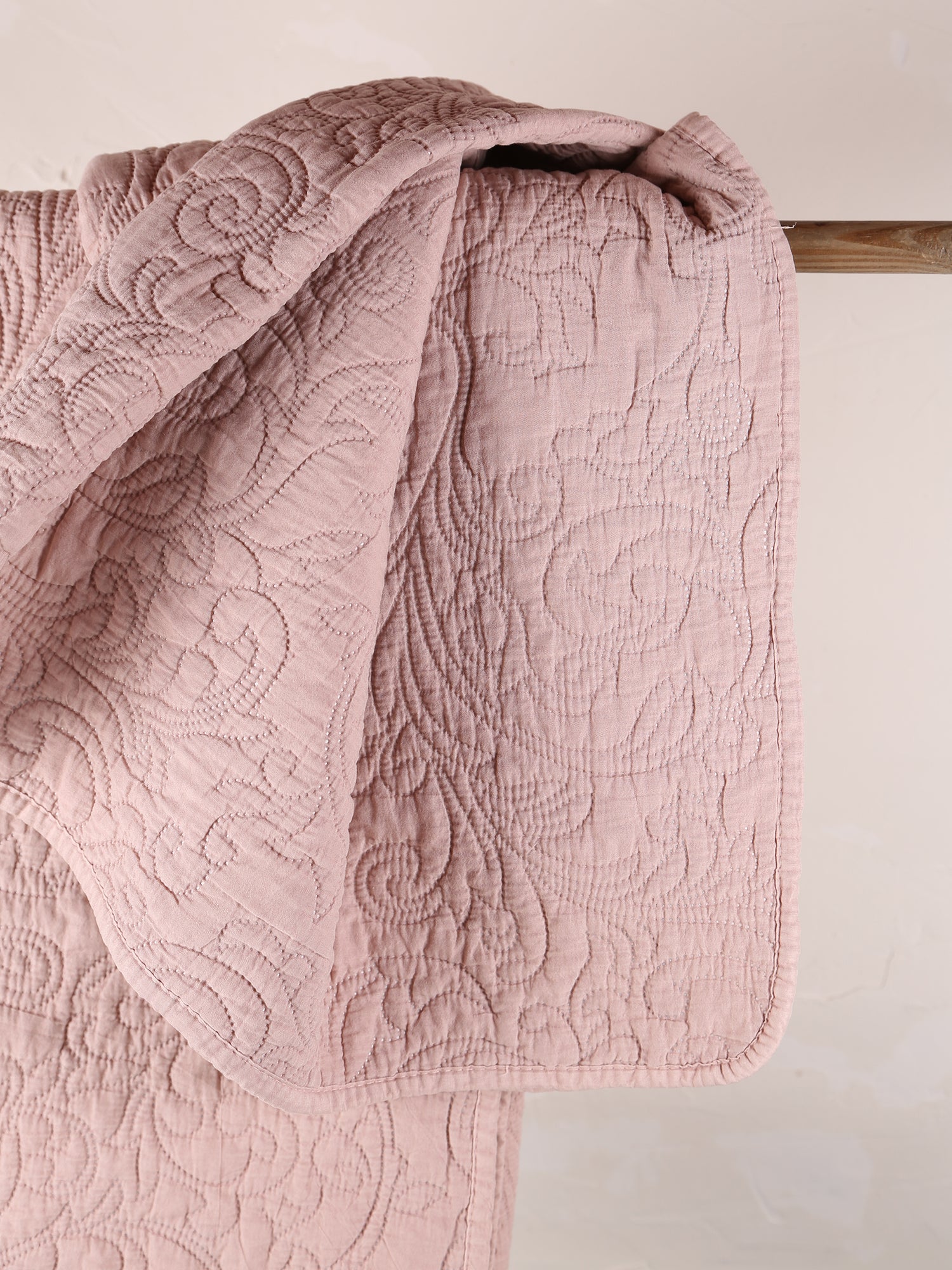Isabelle Quilted Throw - Rose