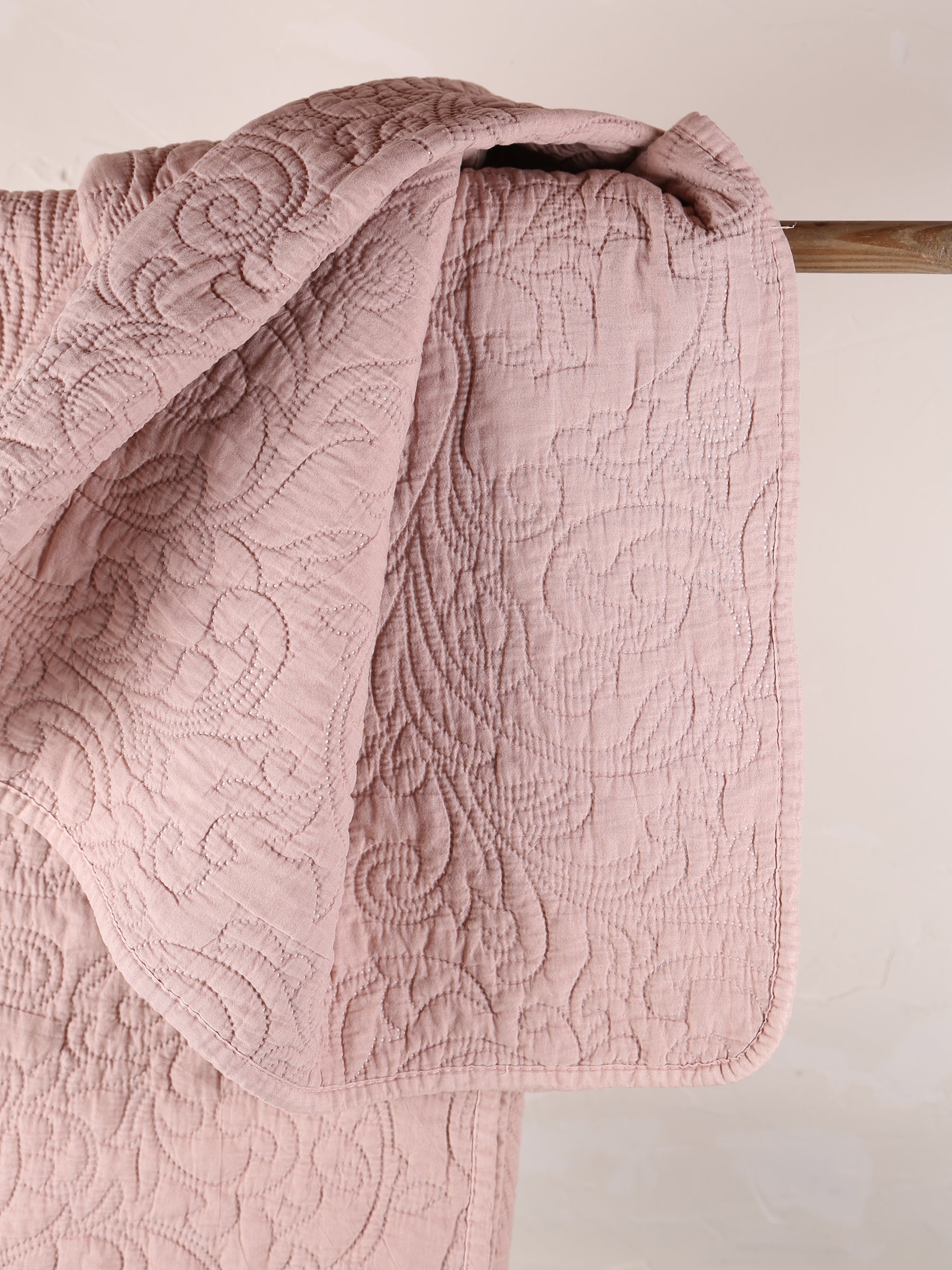 Isabelle Quilted Throw - Rose
