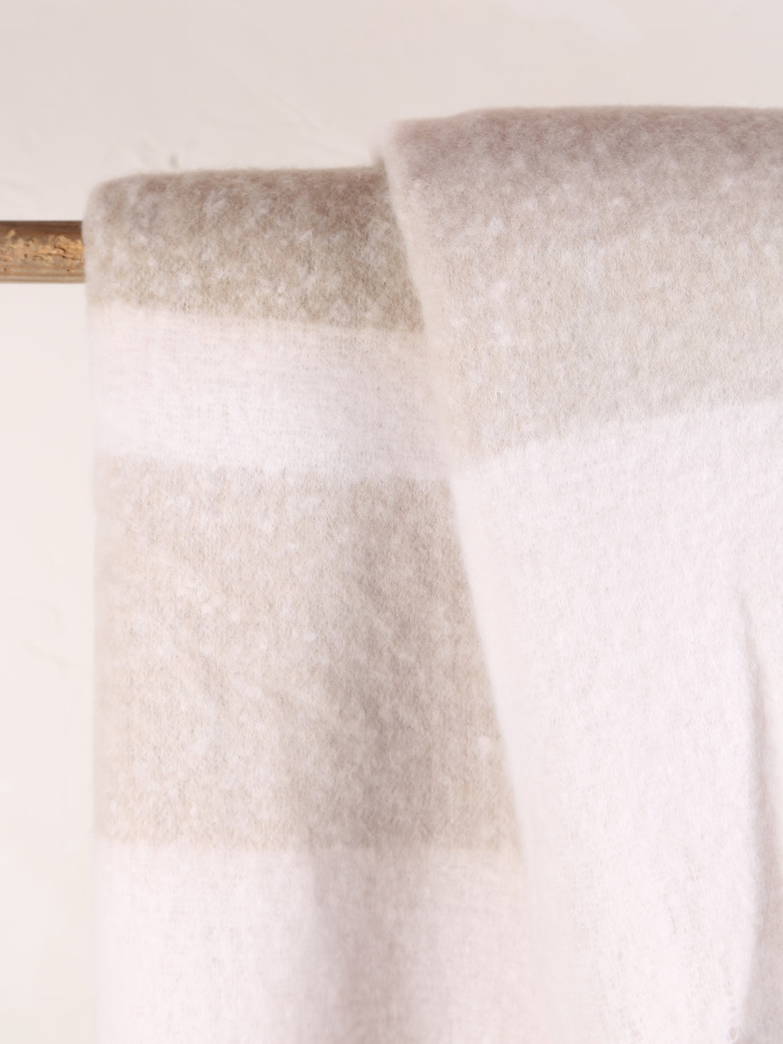 Isabel Striped Recycled Plain Throw - Naturel - 130 X 160