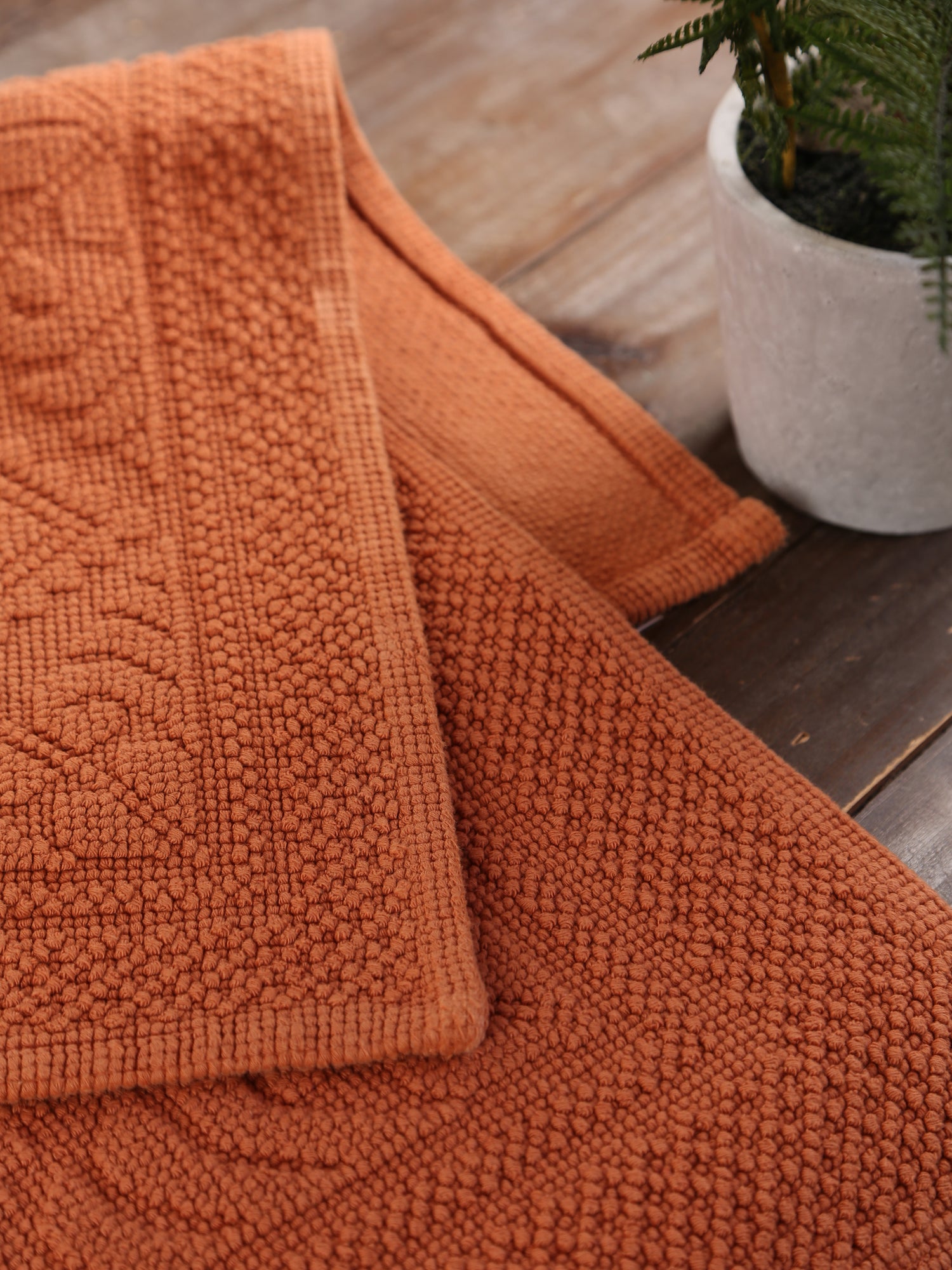 Enzo Bath Mat - Cuirve