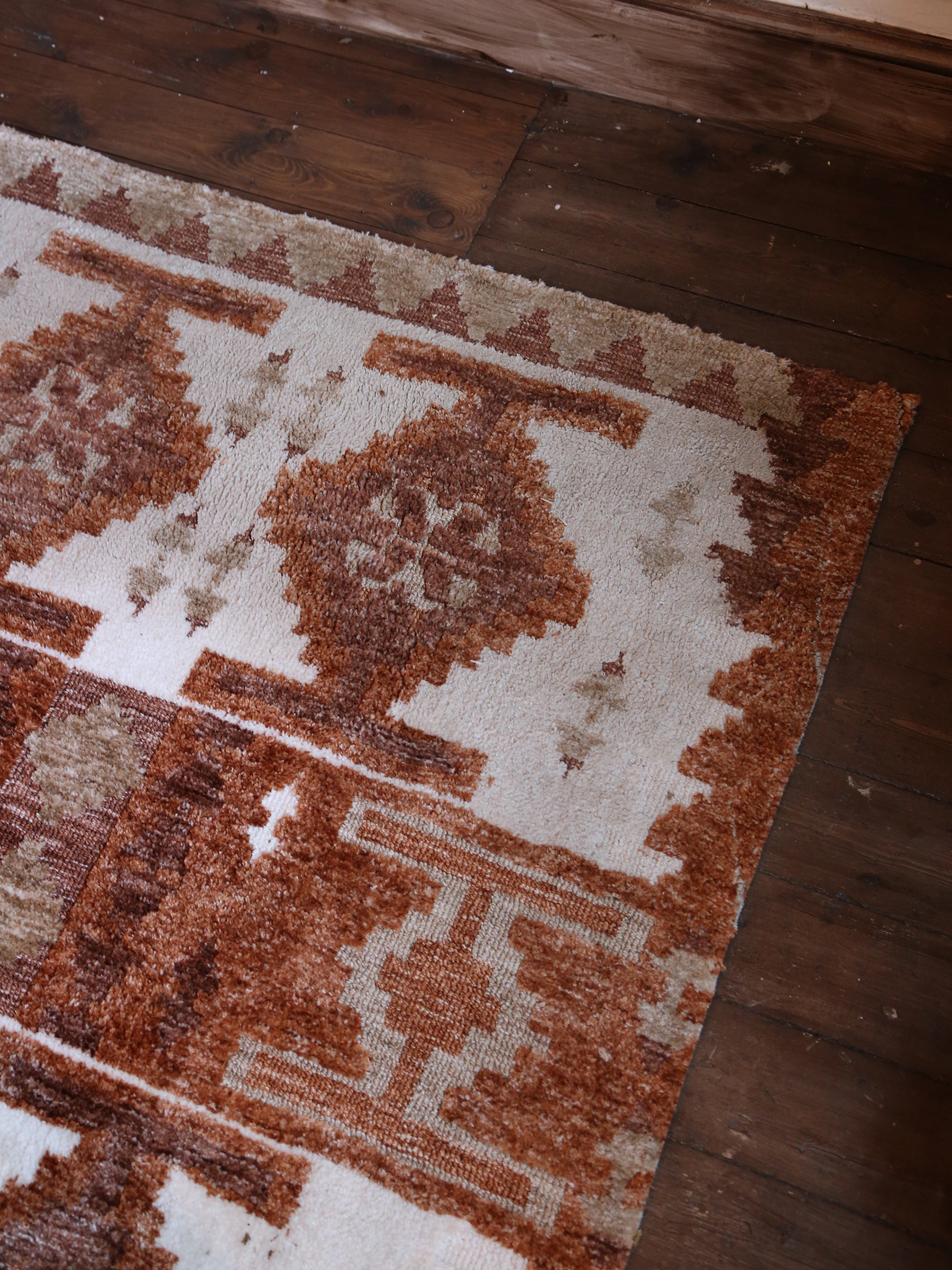 Maron Chalet Rug - 2 Sizes Available - Warm Ivory, Terracotta Brown