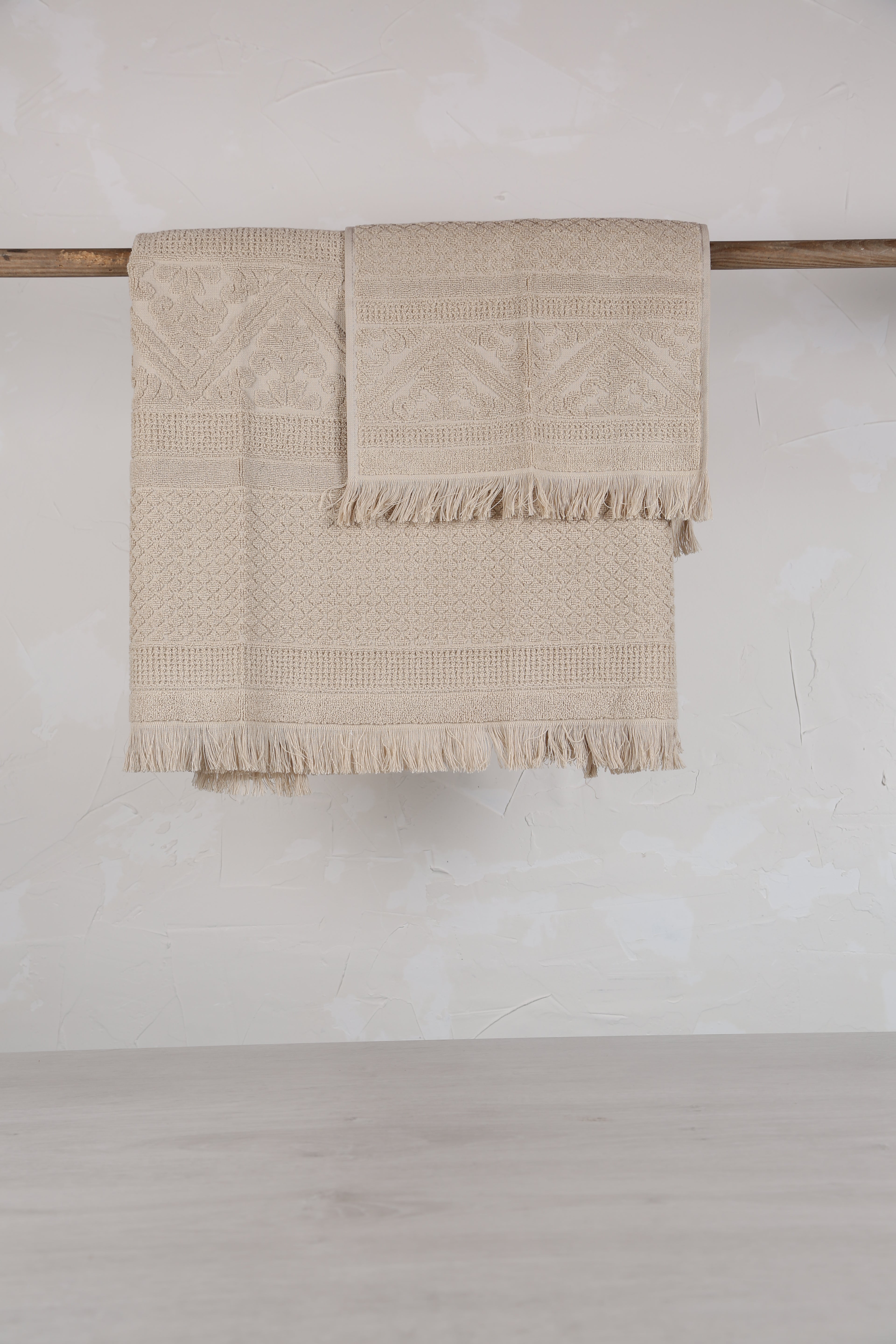 Embossed Jacquard Towel - Lin - 4 Sizes Available