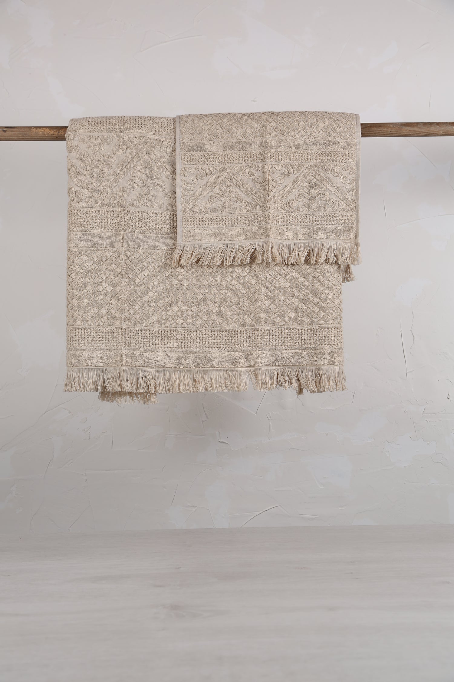 Embossed Jacquard Towel - Lin - 4 Sizes Available