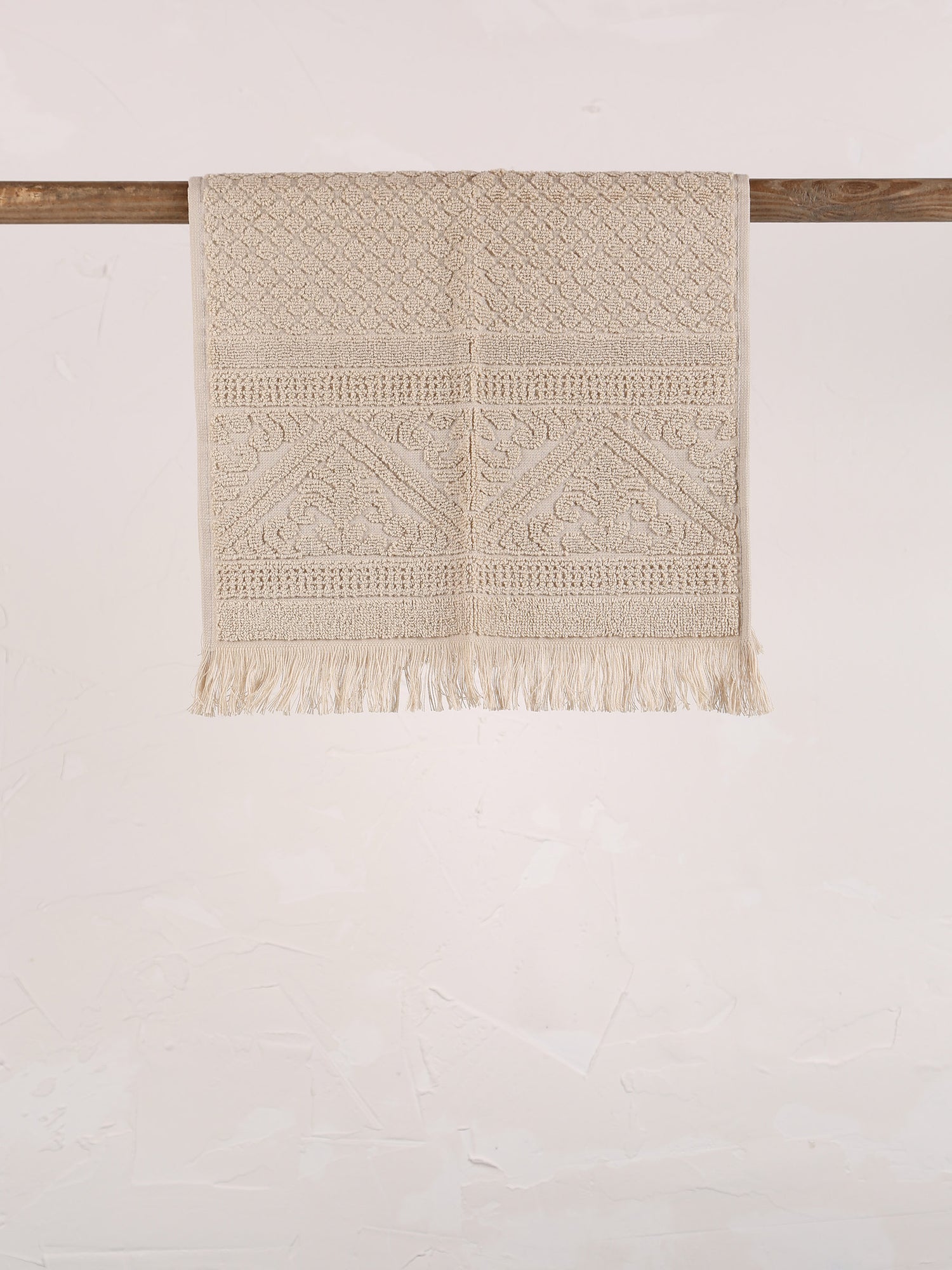 Embossed Jacquard Towel - Lin - 4 Sizes Available