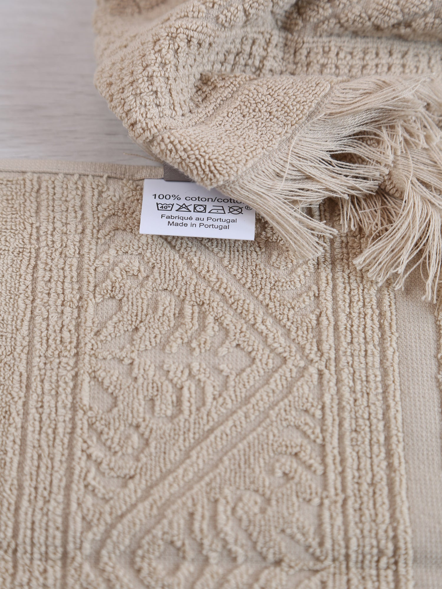 Embossed Jacquard Towel - Lin - 4 Sizes Available