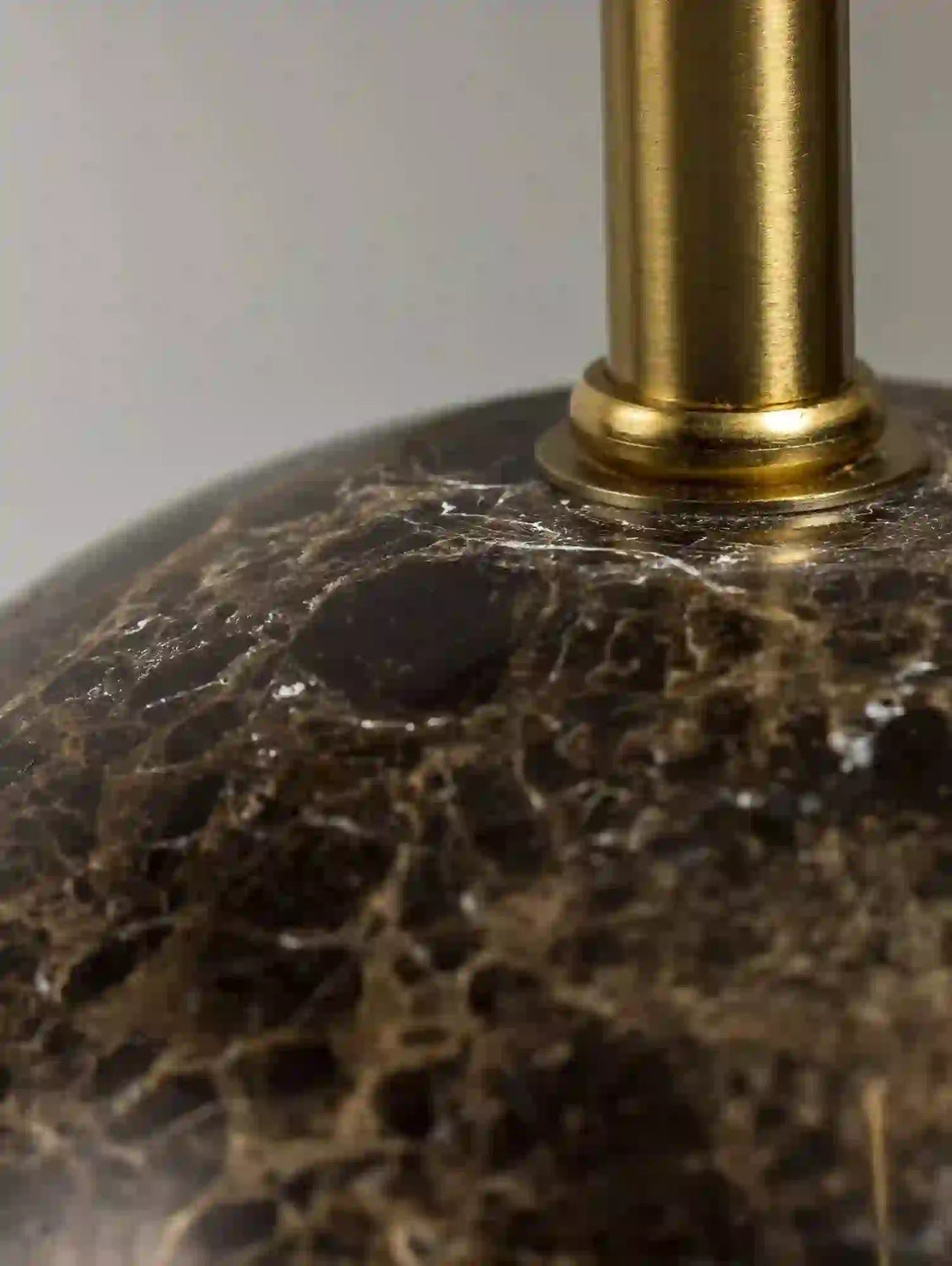 Vuto Sculptural Table Lamp