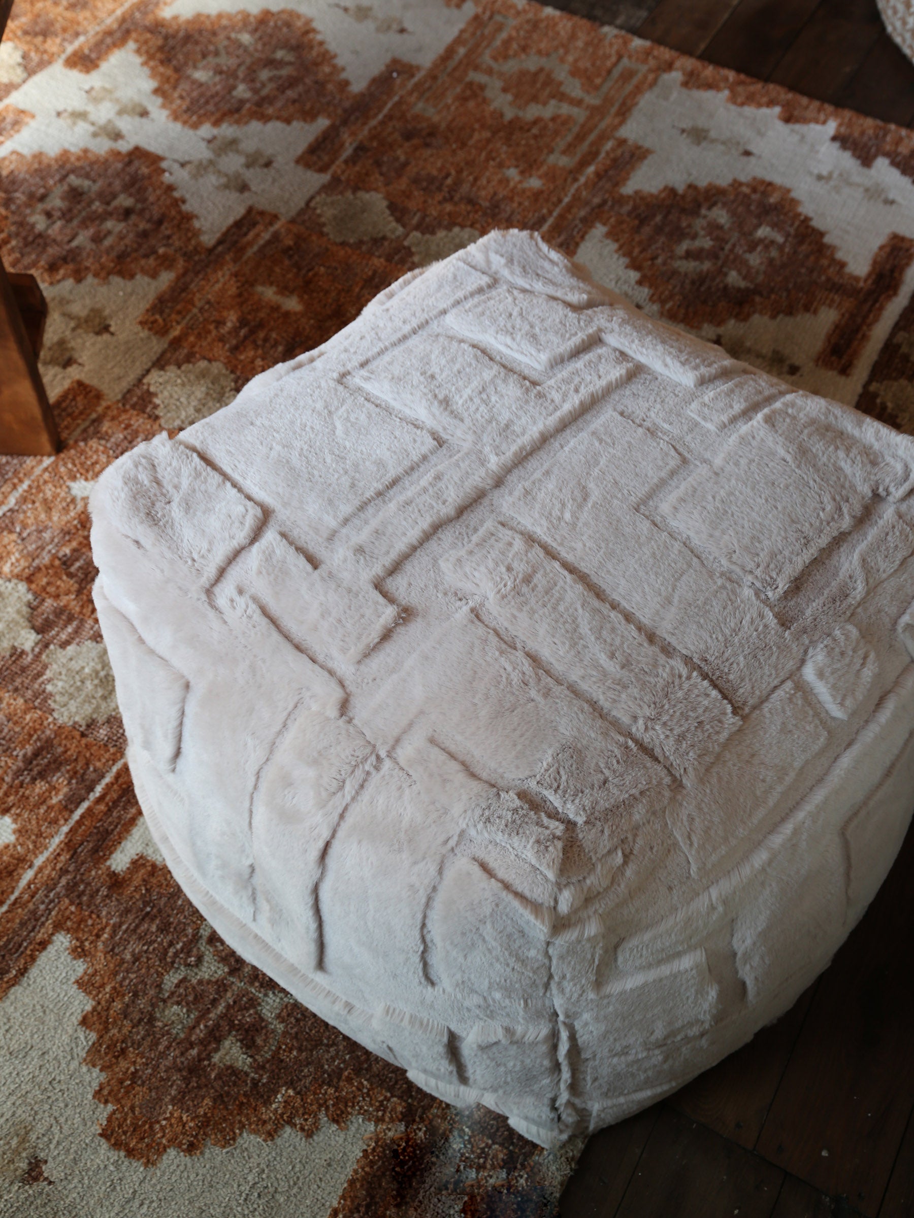 Tovi Geometric Textured Bean Cube - Natural