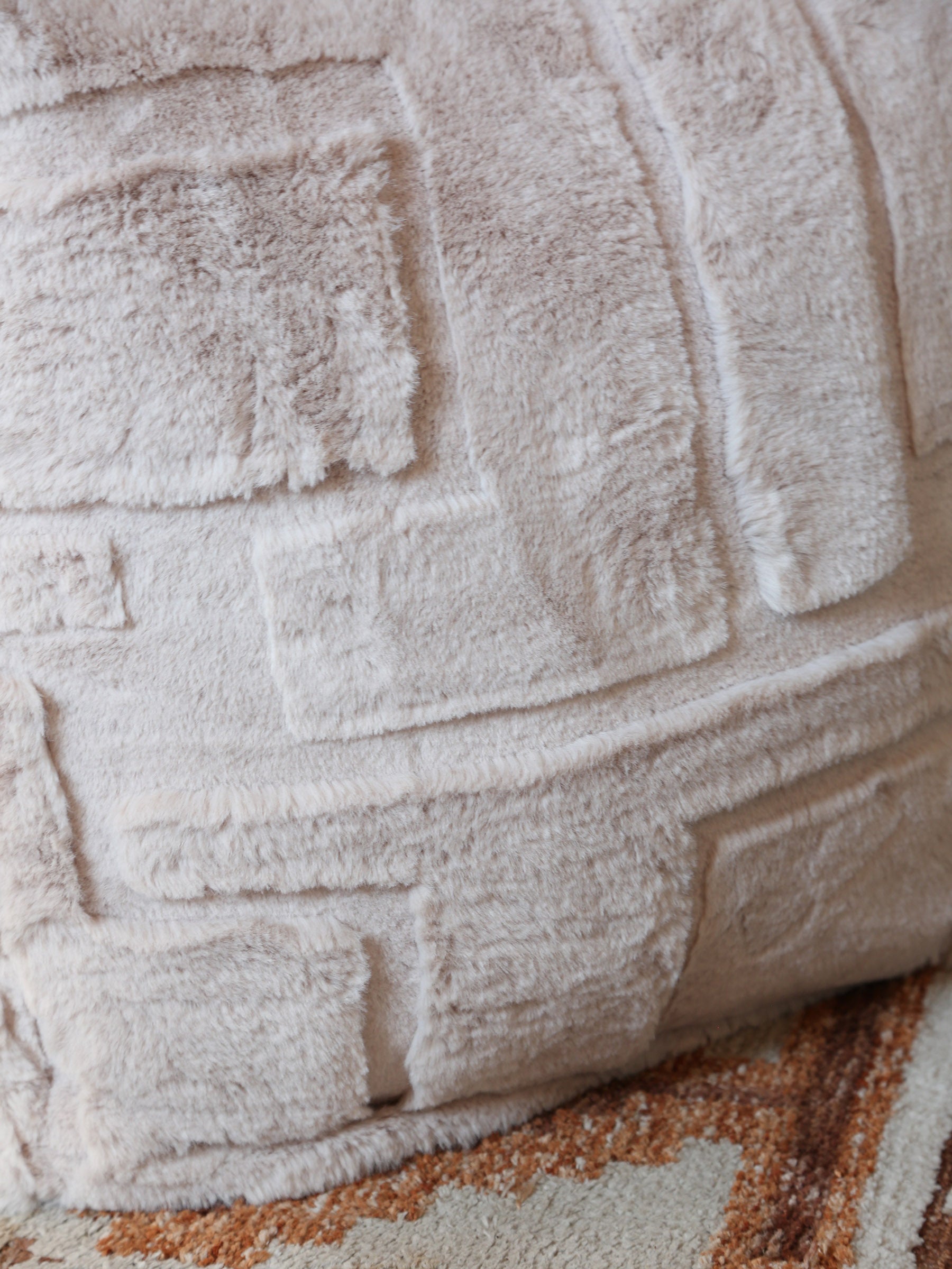 Tovi Geometric Textured Bean Cube - Natural